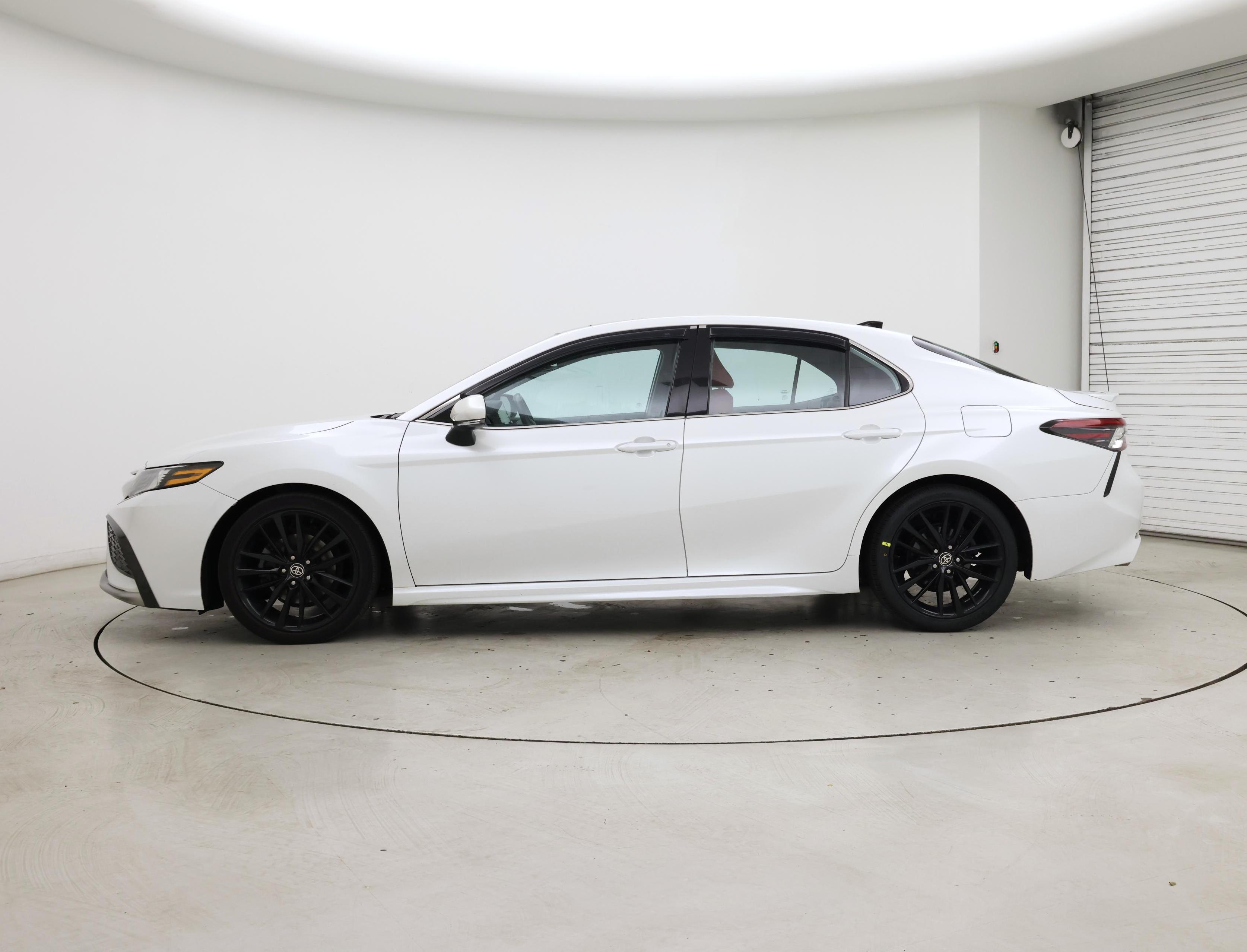 Thumbnail: 2022 Toyota Camry - 3