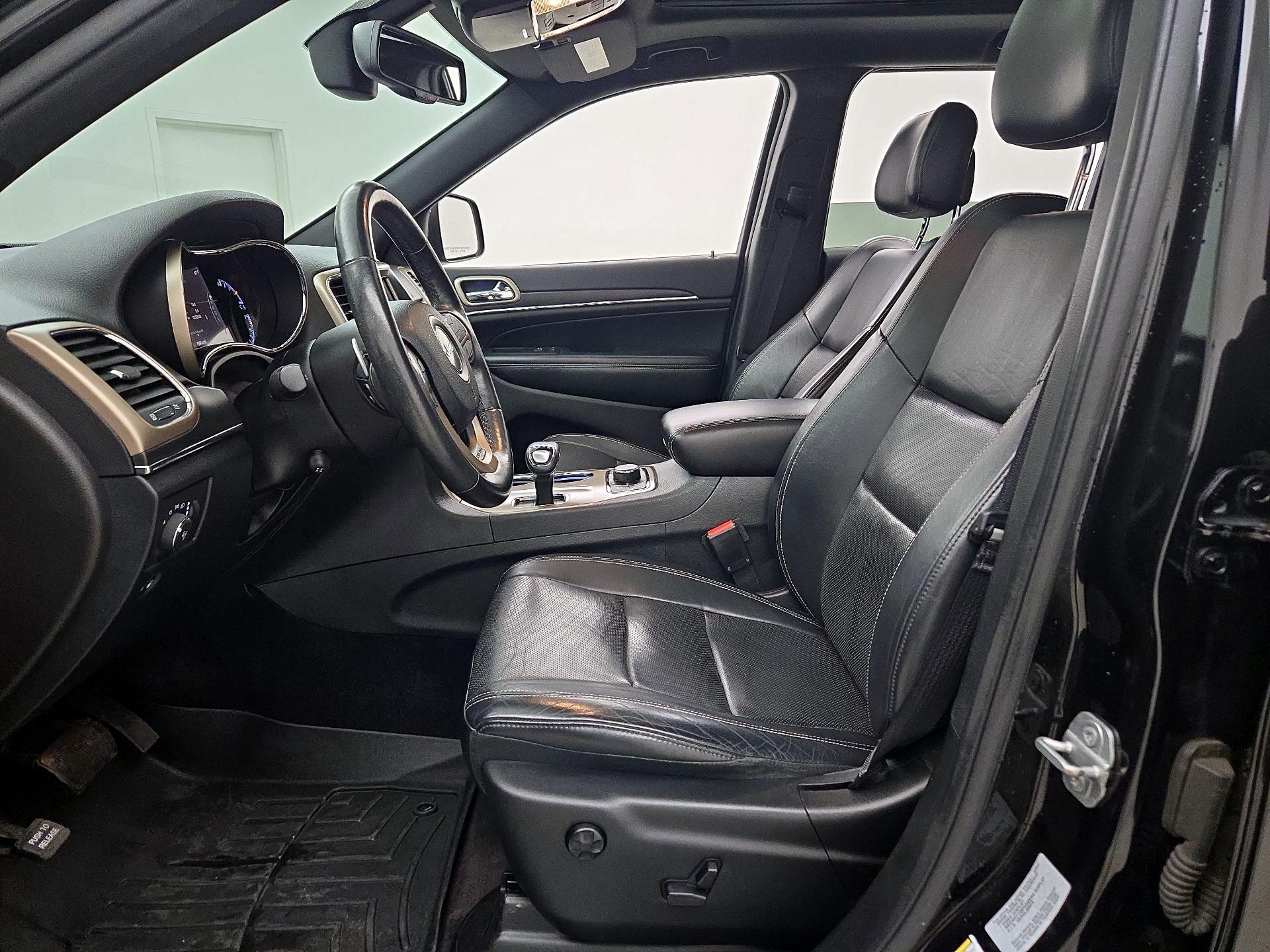 Thumbnail: 2015 Jeep Grand Cherokee - 11