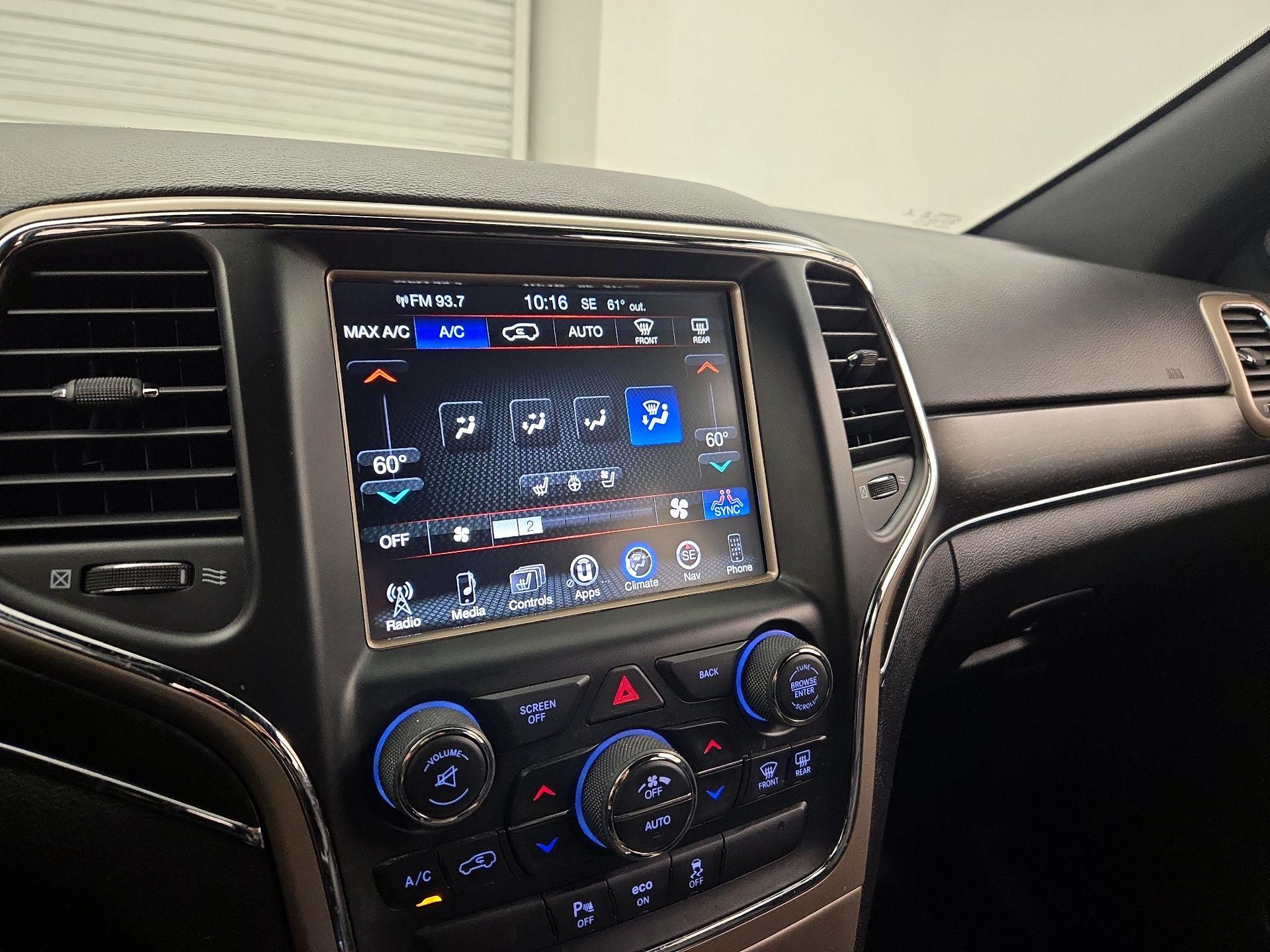 Thumbnail: 2015 Jeep Grand Cherokee - 16