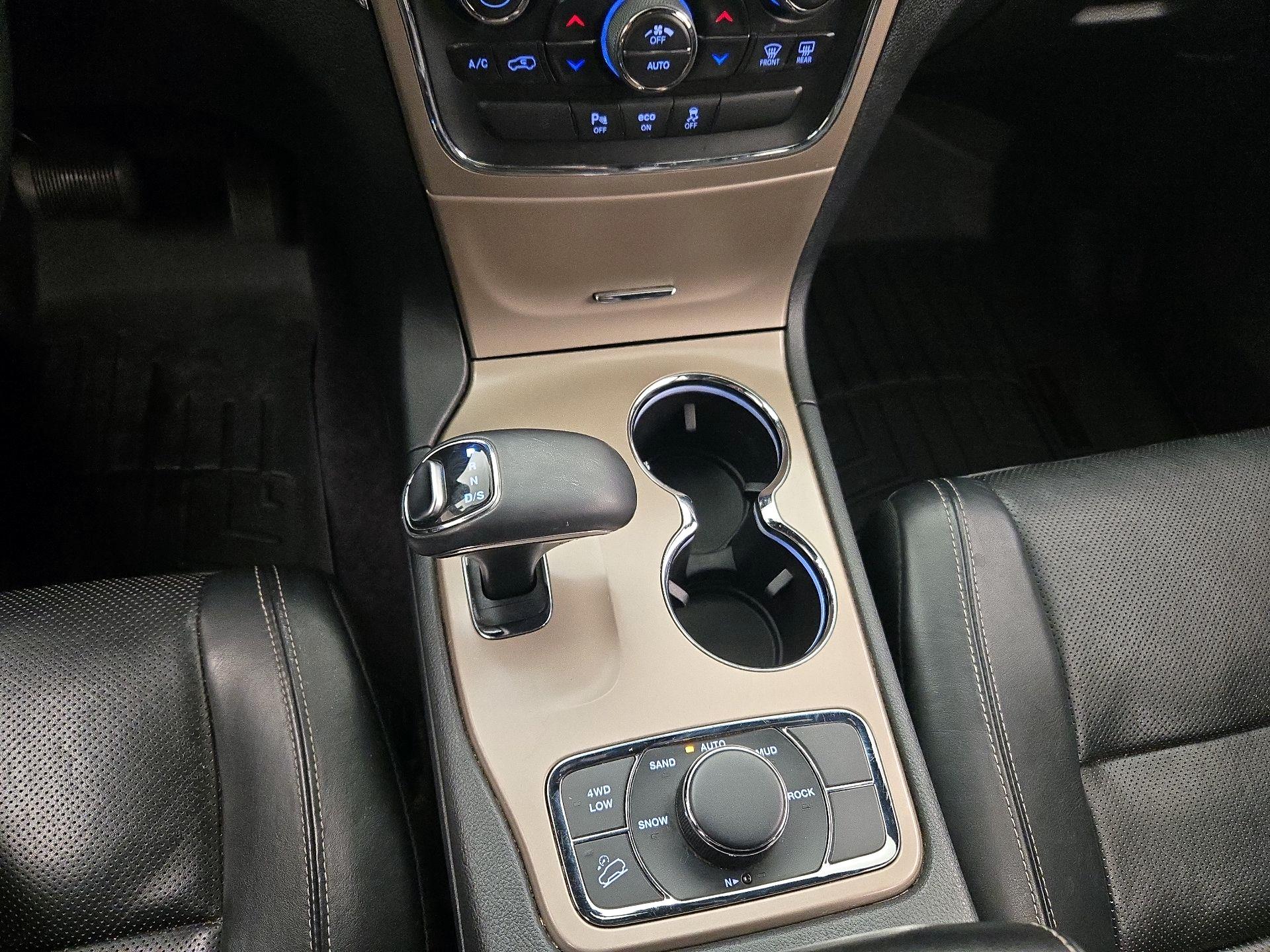 Thumbnail: 2015 Jeep Grand Cherokee - 17