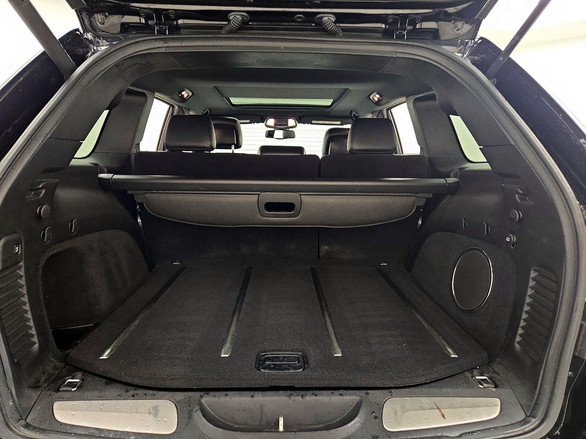 Thumbnail: 2015 Jeep Grand Cherokee - 20