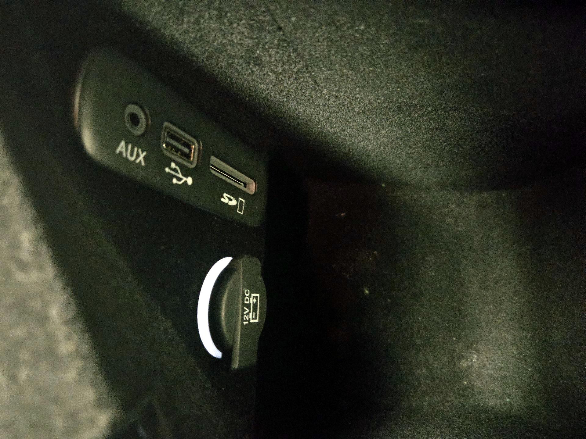 Thumbnail: 2016 Dodge Challenger - 18