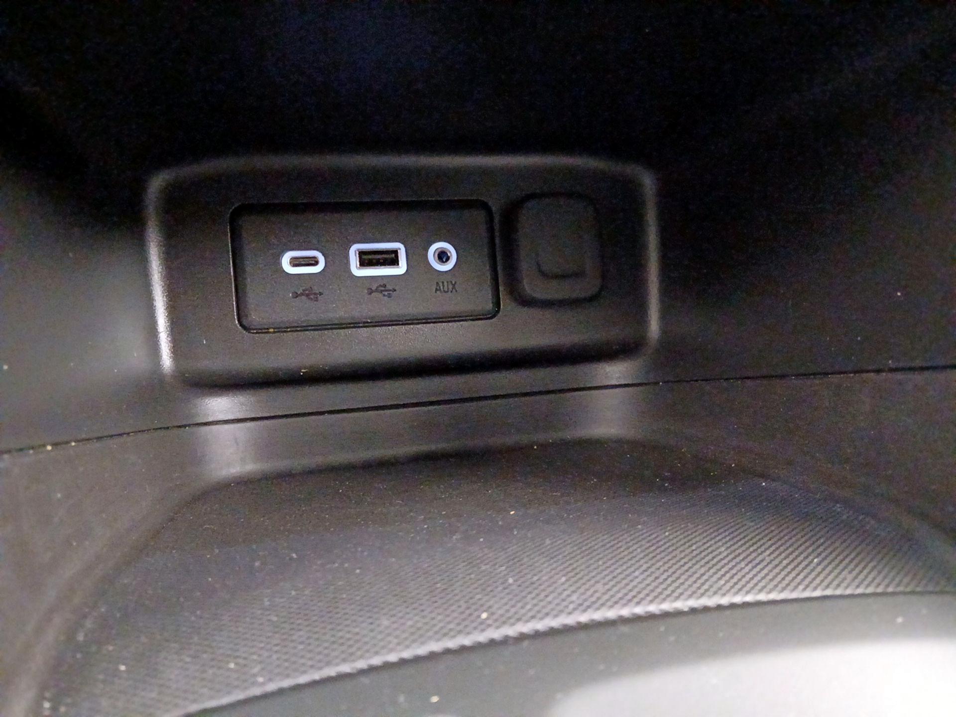 Thumbnail: 2020 Chevrolet Equinox - 18