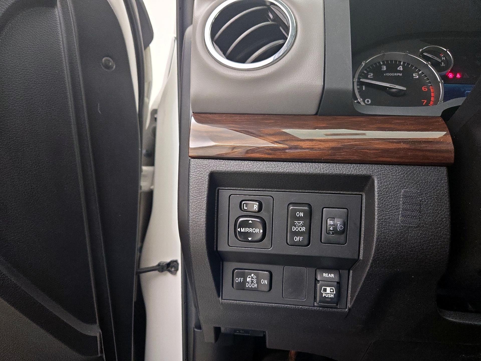Thumbnail: 2015 Toyota Tundra - 13