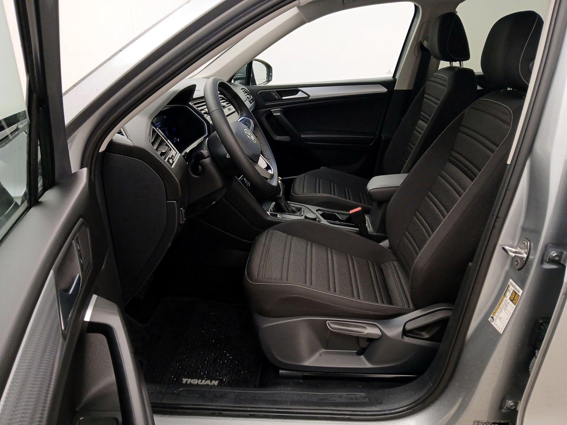 Thumbnail: 2024 Volkswagen Tiguan - 11