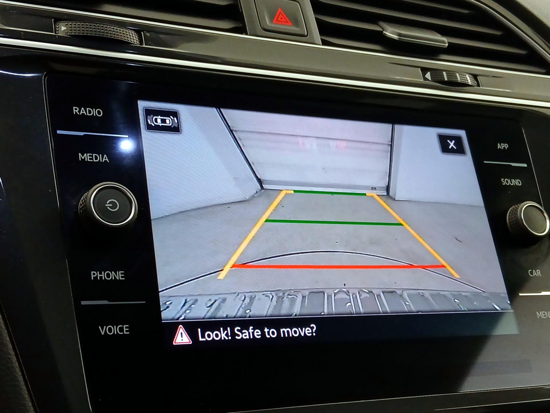 Thumbnail: 2024 Volkswagen Tiguan - 14