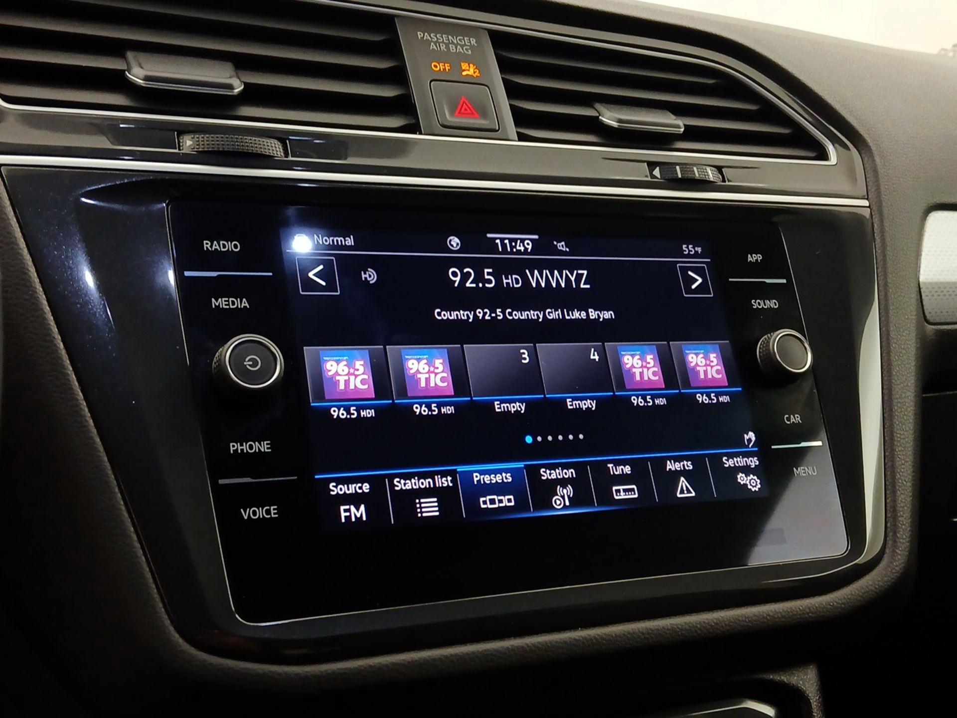 Thumbnail: 2024 Volkswagen Tiguan - 15