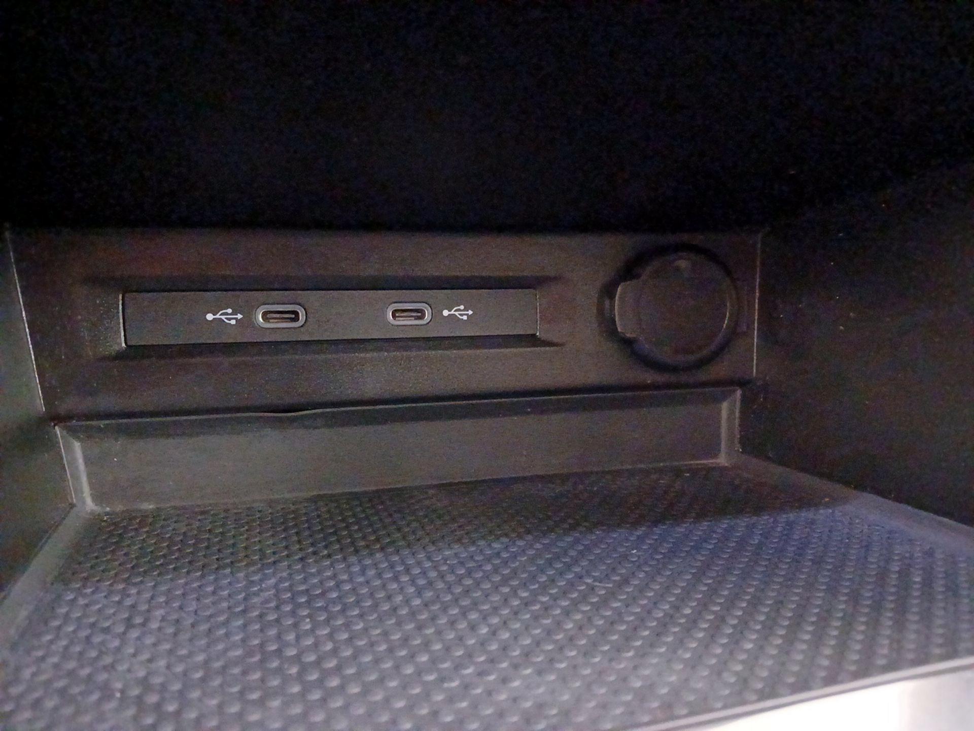 Thumbnail: 2024 Volkswagen Tiguan - 18