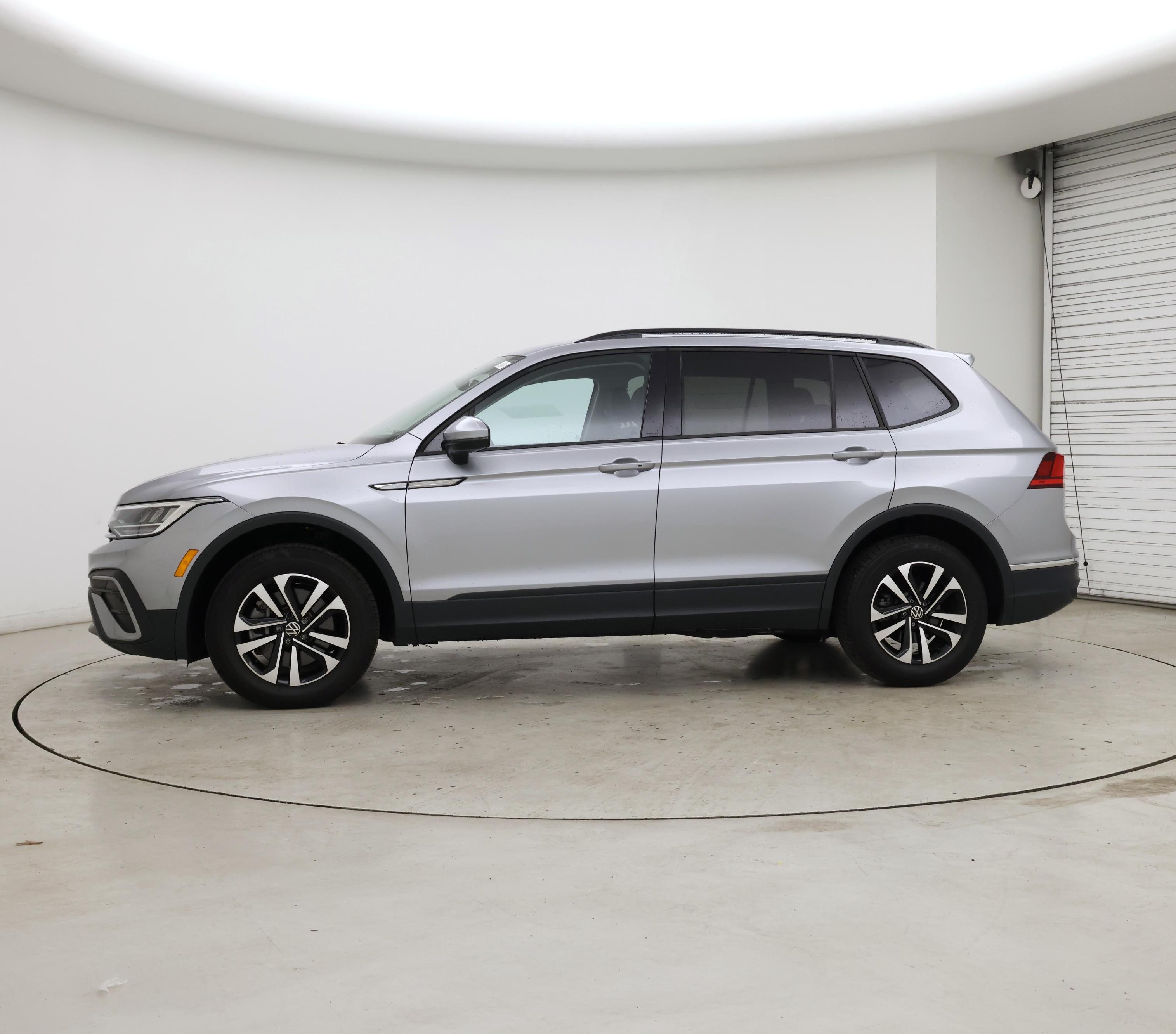 Thumbnail: 2024 Volkswagen Tiguan - 3