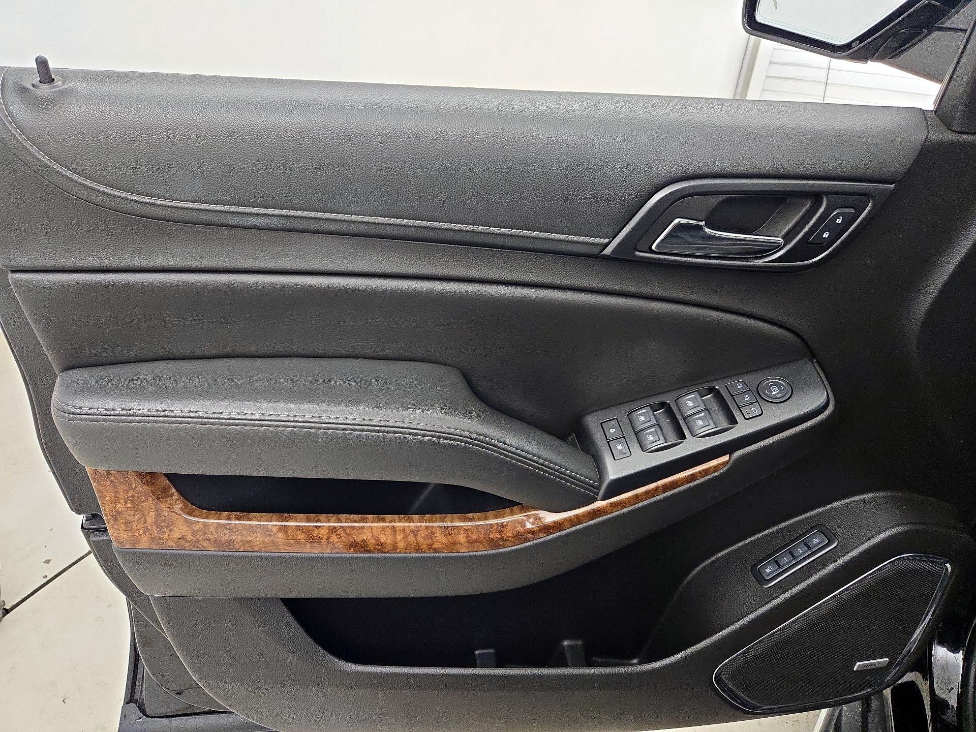 Thumbnail: 2017 Chevrolet Tahoe - 12