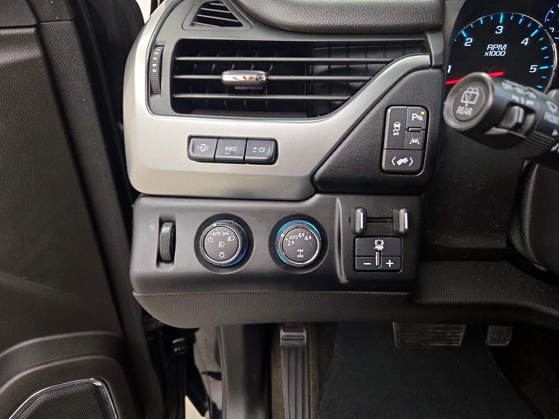 Thumbnail: 2017 Chevrolet Tahoe - 13