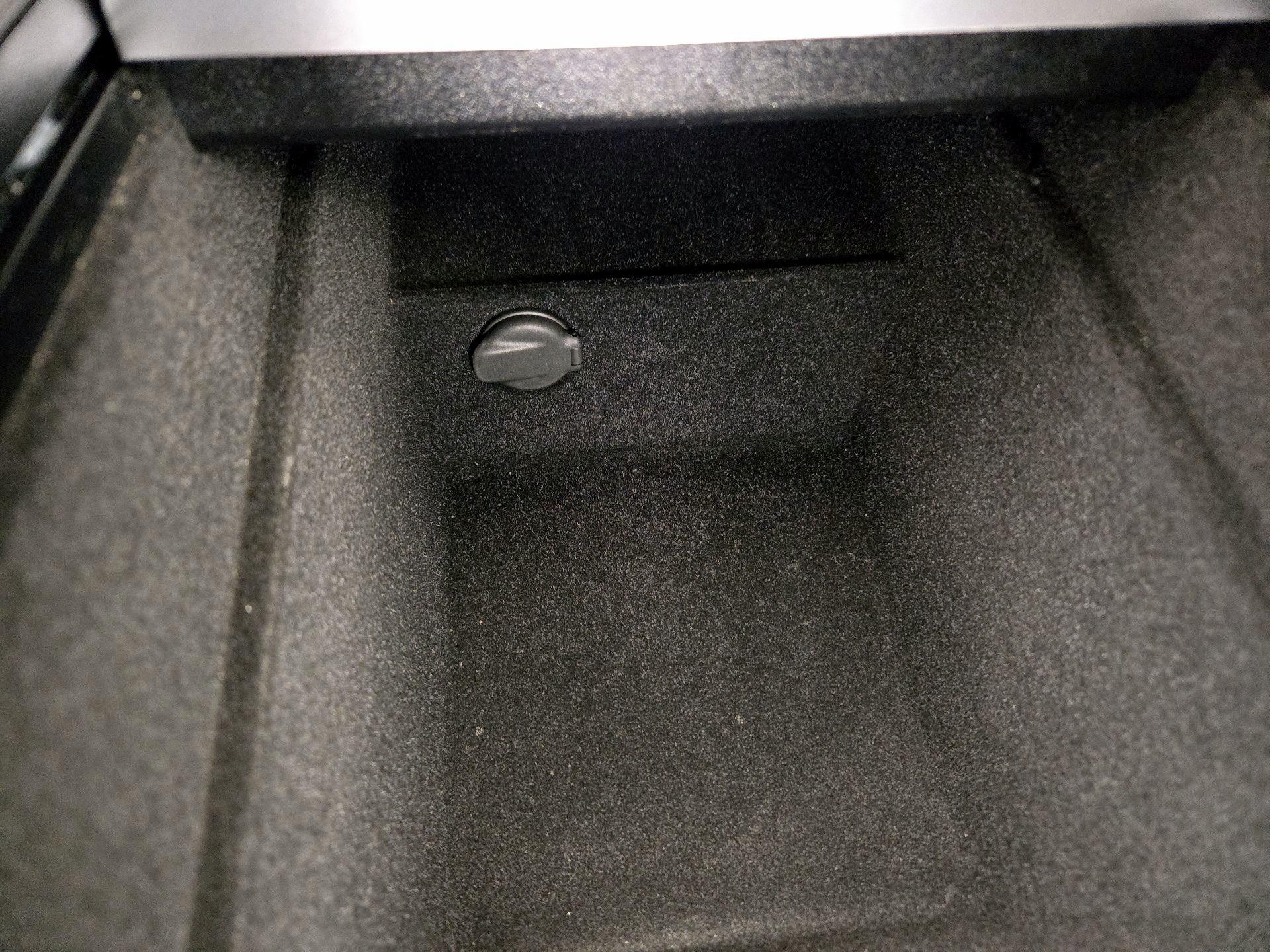 Thumbnail: 2025 Tesla Model 3 - 17