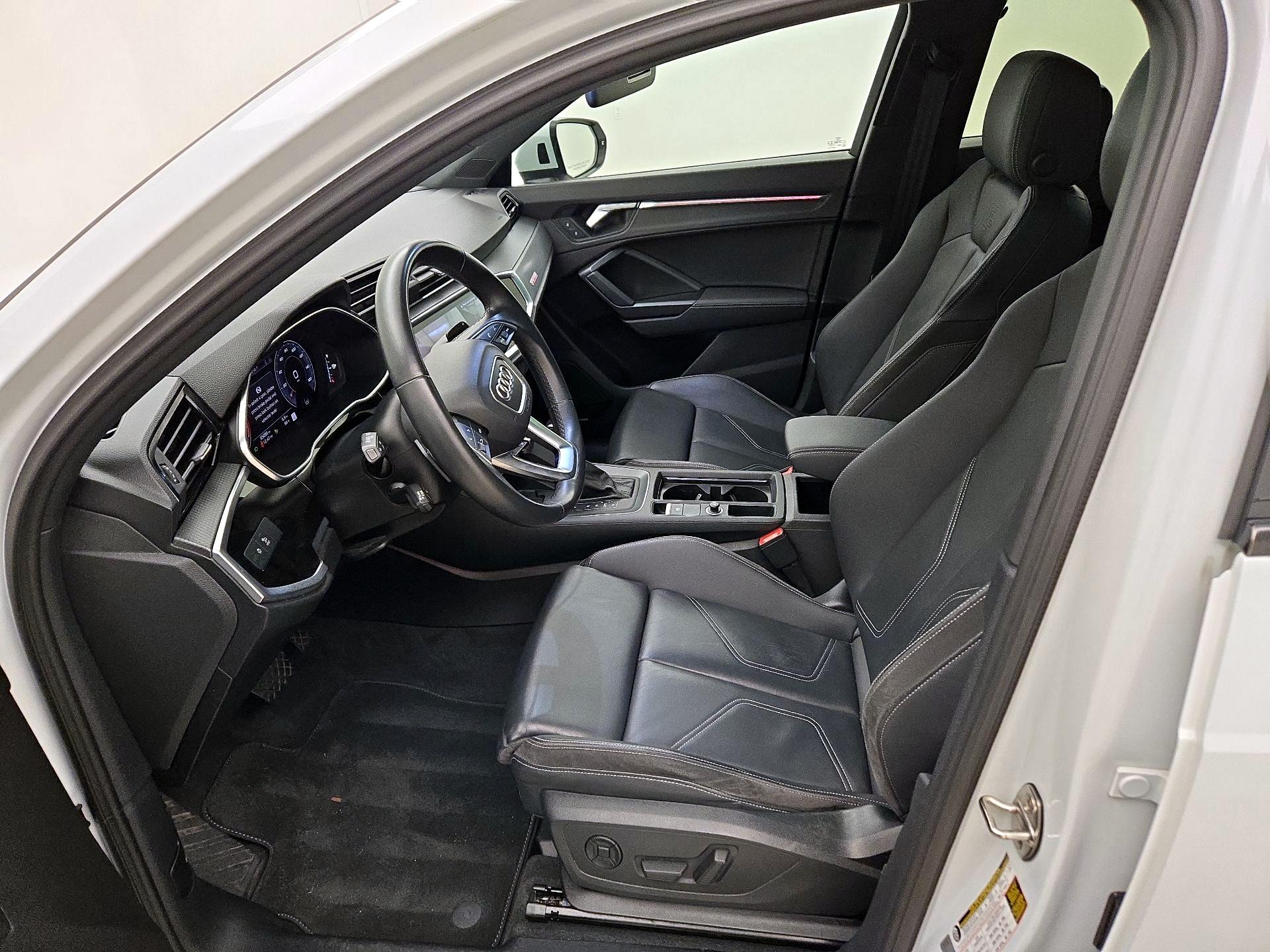 Thumbnail: 2022 Audi Q3 - 11