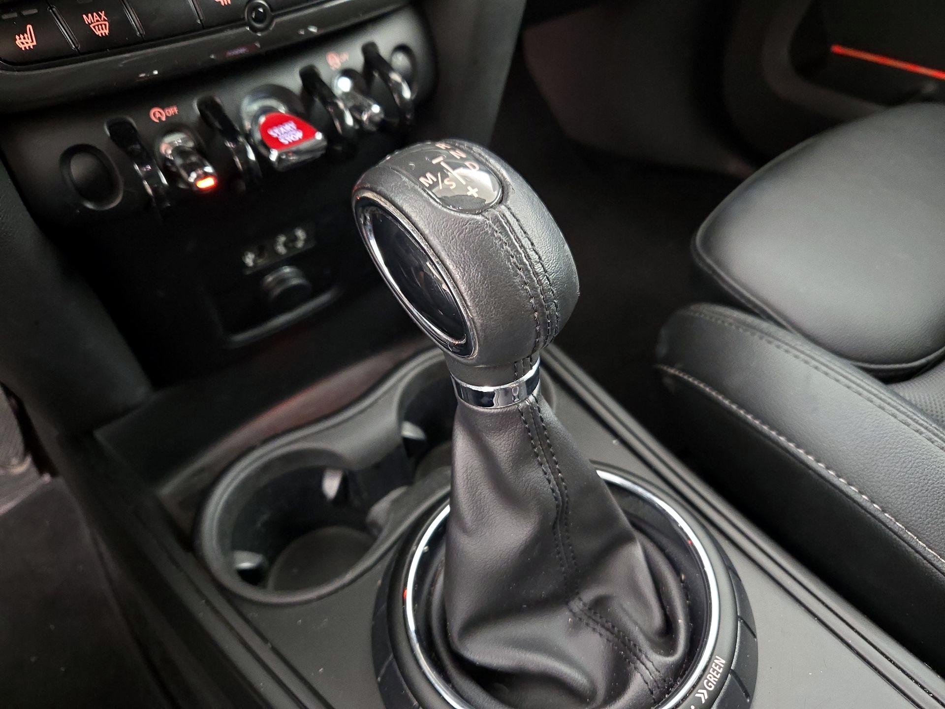 Thumbnail: 2017 MINI Cooper Countryman - 16