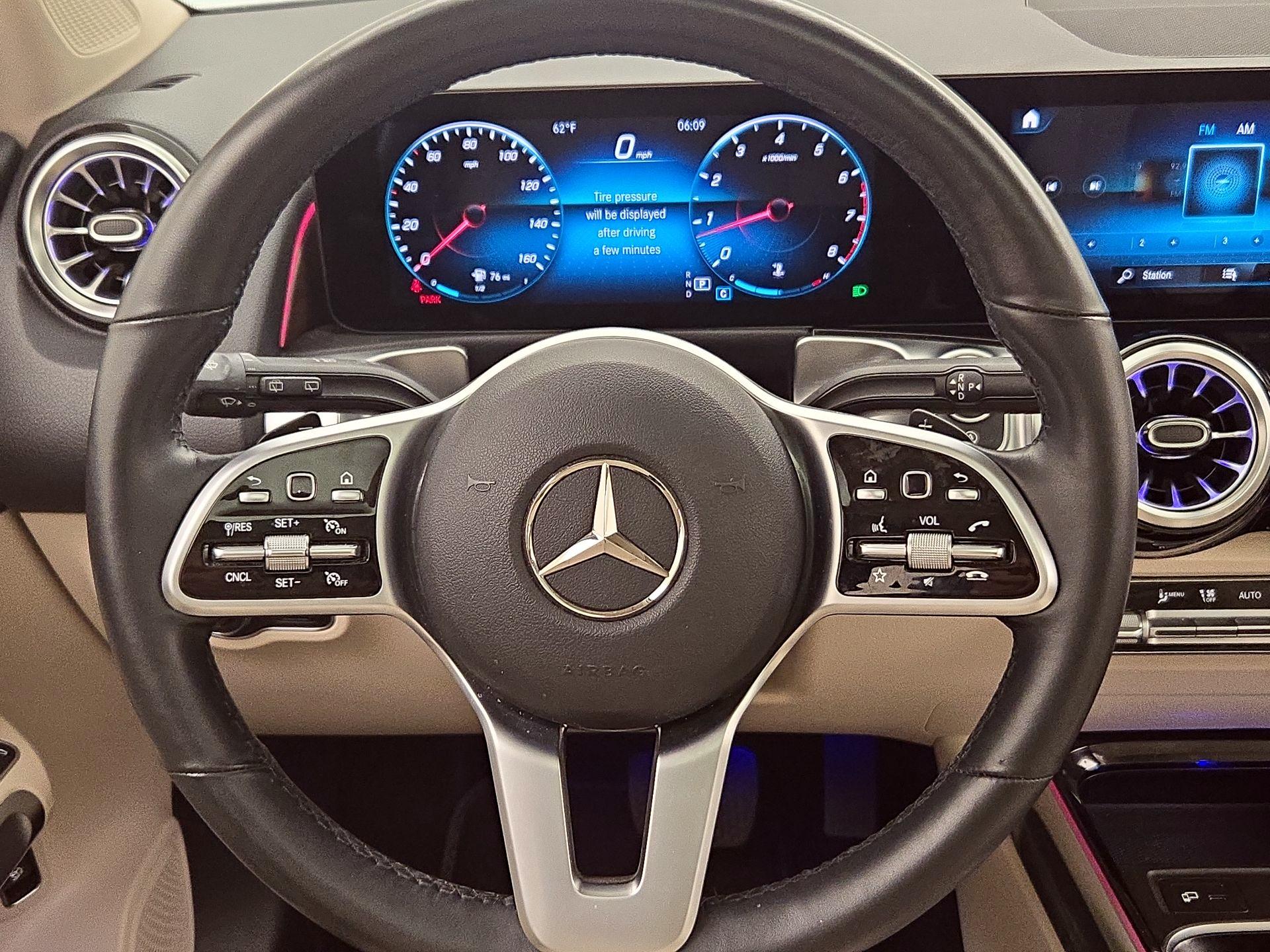 Thumbnail: 2022 Mercedes-Benz GLB - 10