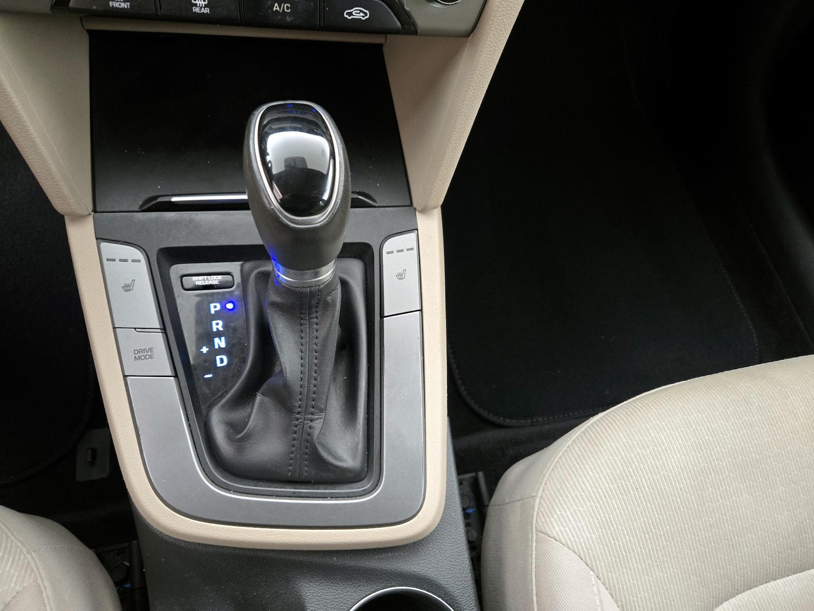 2017 Hyundai Elantra SE - Photo 18