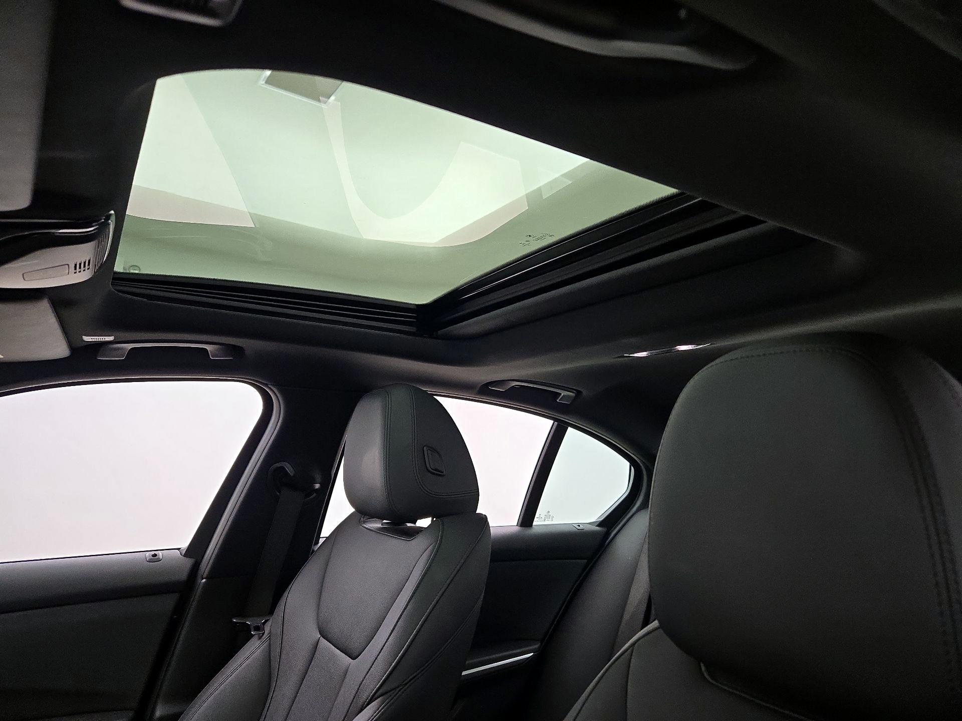 Thumbnail: 2021 BMW 3 Series - 18