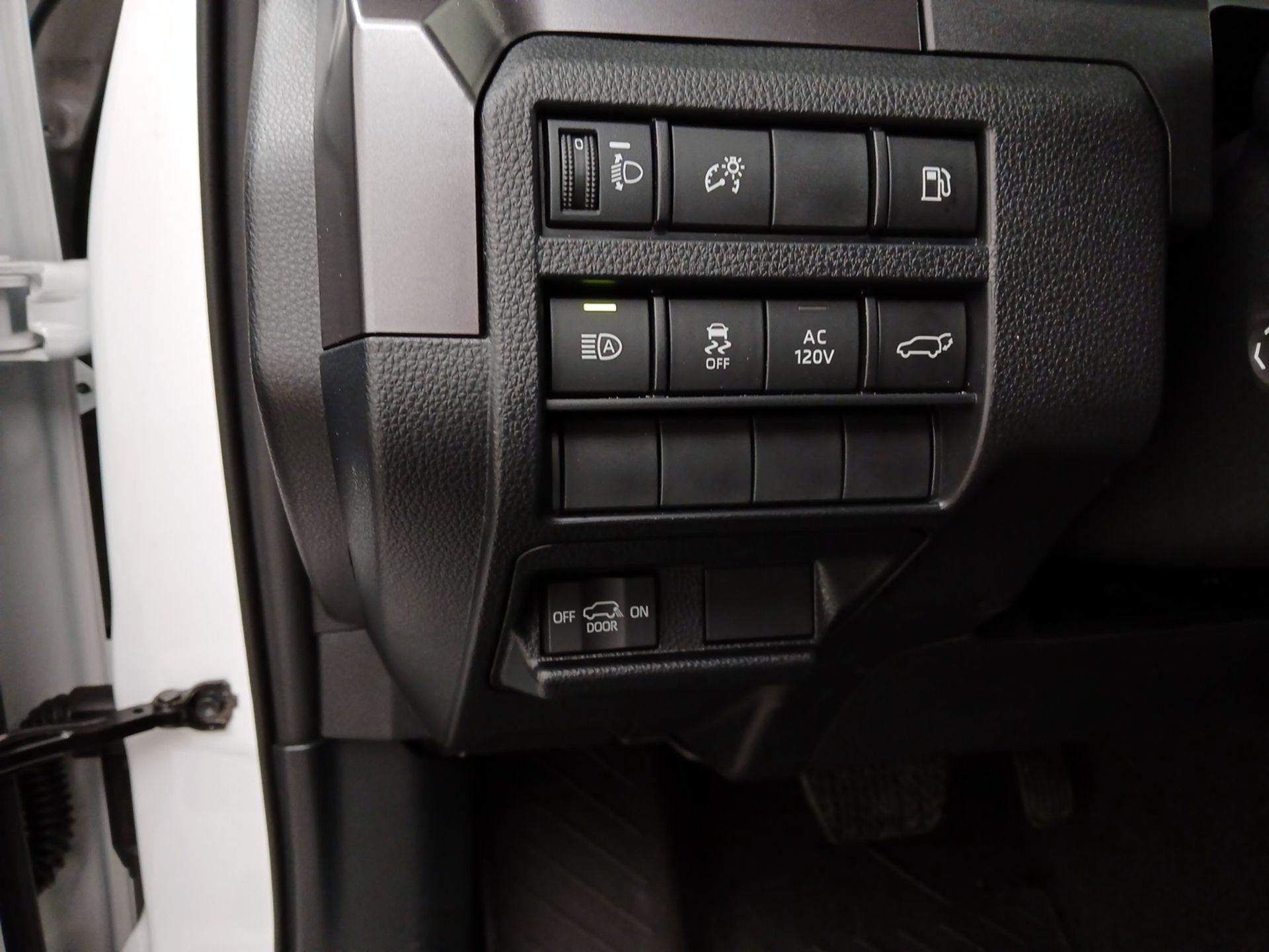 Thumbnail: 2025 Toyota 4Runner - 13