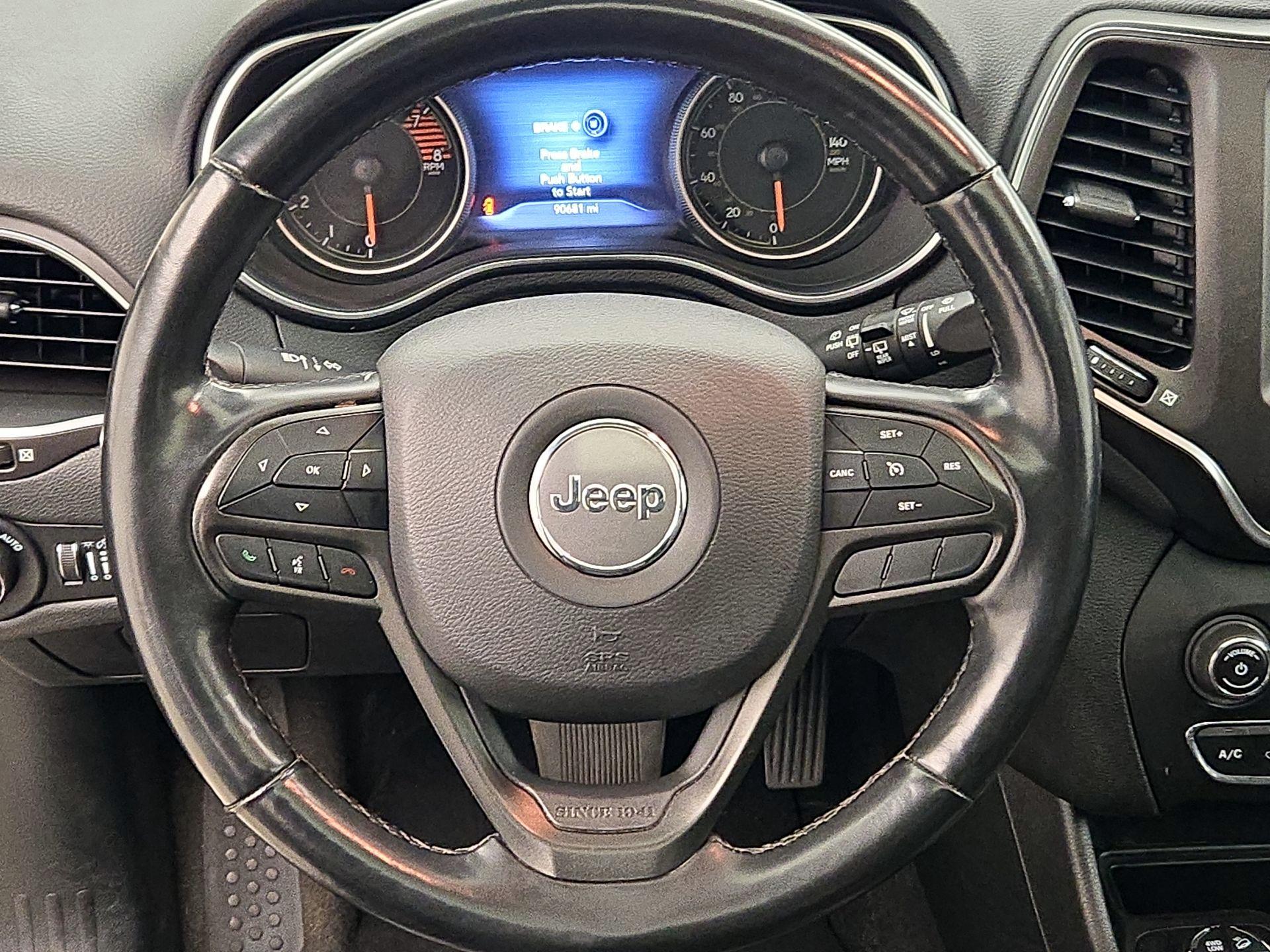Thumbnail: 2021 Jeep Cherokee - 10