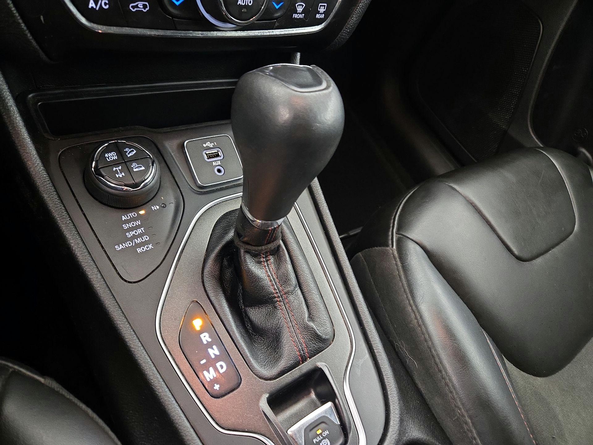 Thumbnail: 2021 Jeep Cherokee - 17