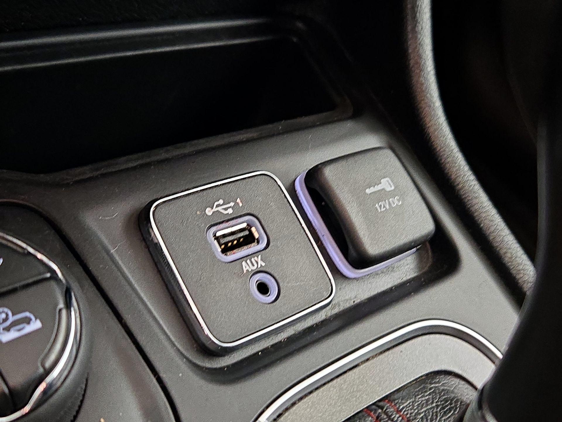 Thumbnail: 2021 Jeep Cherokee - 18