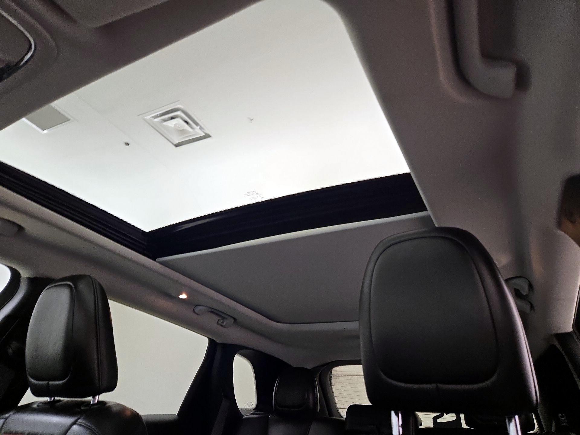 Thumbnail: 2021 Jeep Cherokee - 19