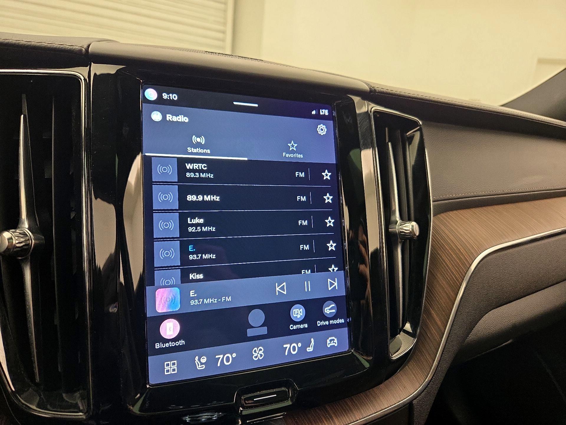 Thumbnail: 2022 Volvo XC60 - 14