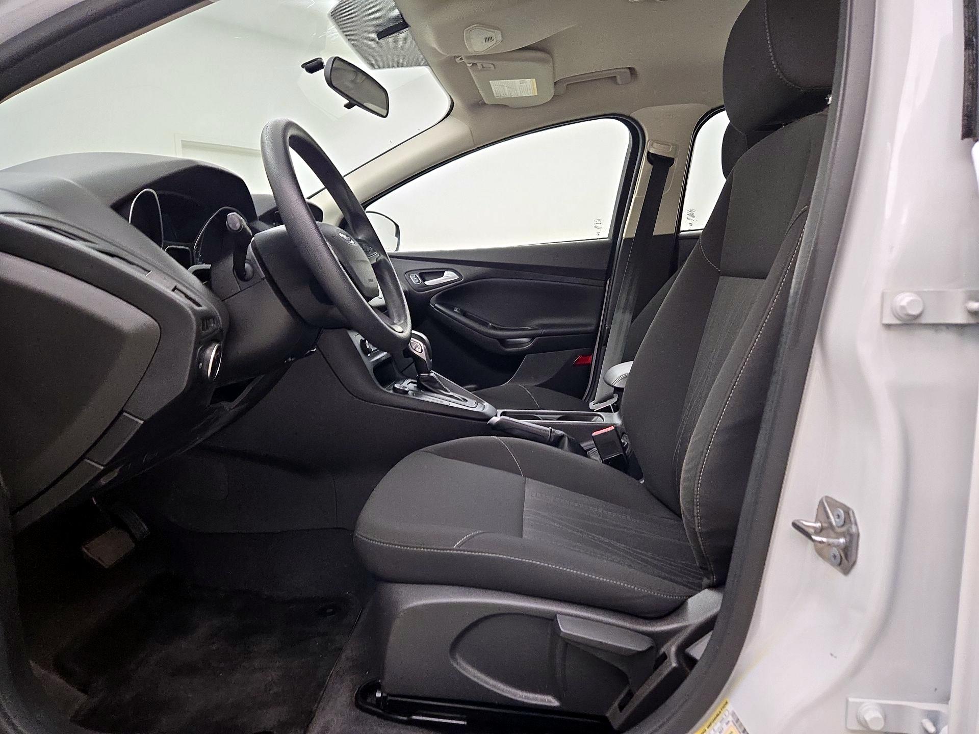 Thumbnail: 2015 Ford Focus - 11