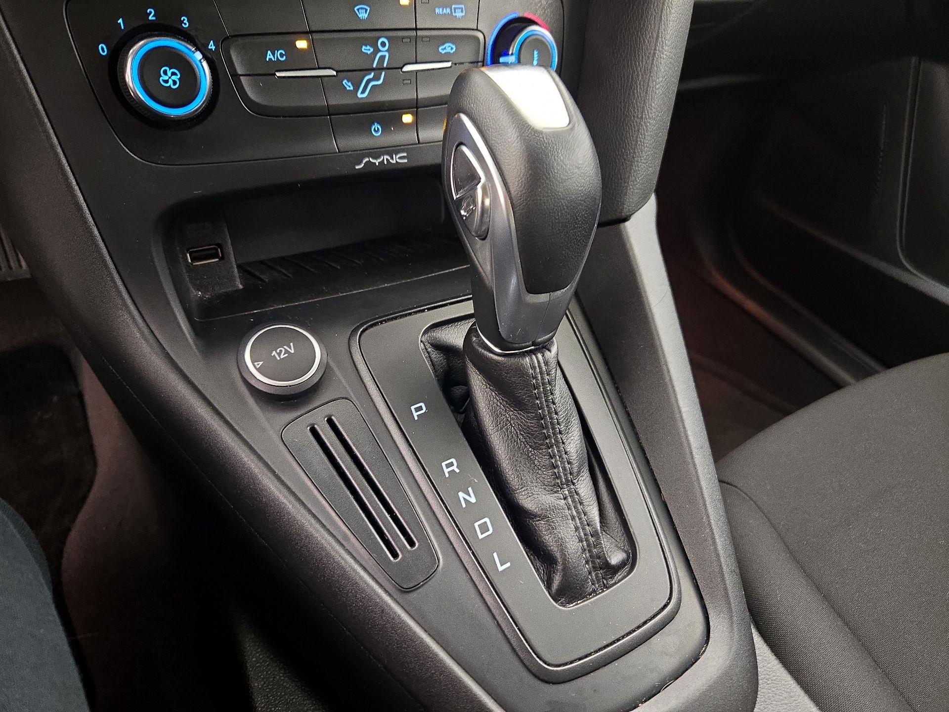 Thumbnail: 2015 Ford Focus - 17