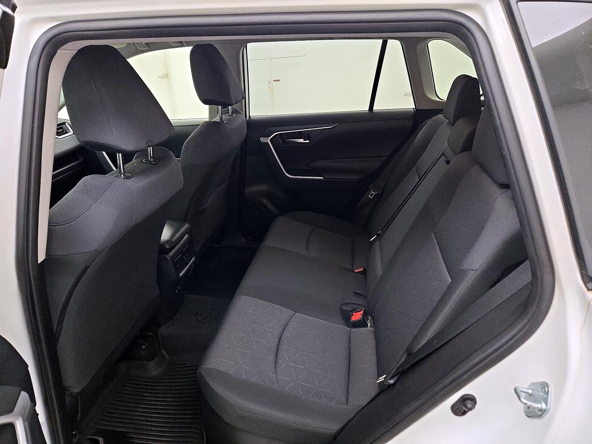 Thumbnail: 2020 Toyota RAV4 - 17