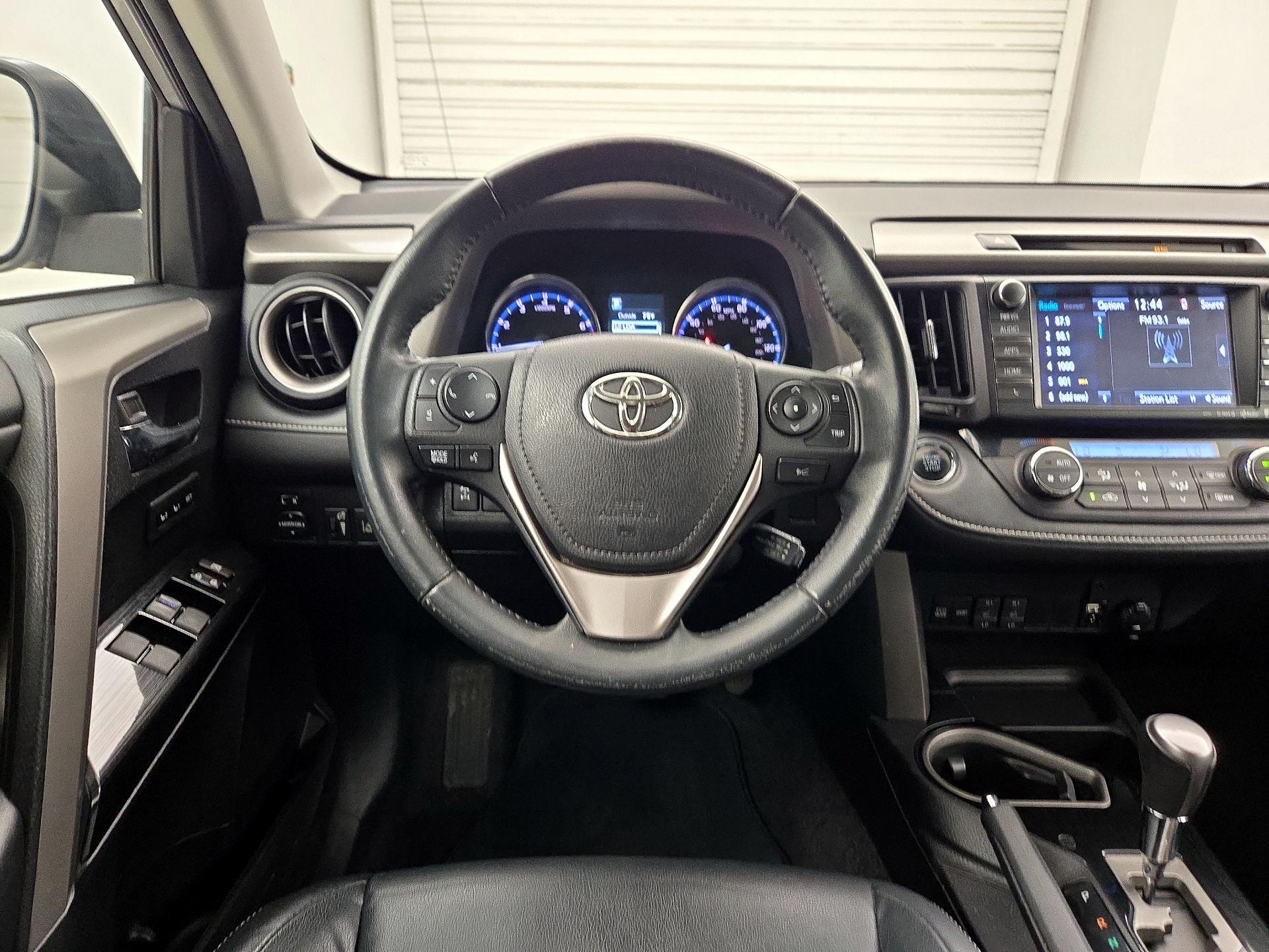 Thumbnail: 2016 Toyota RAV4 - 10