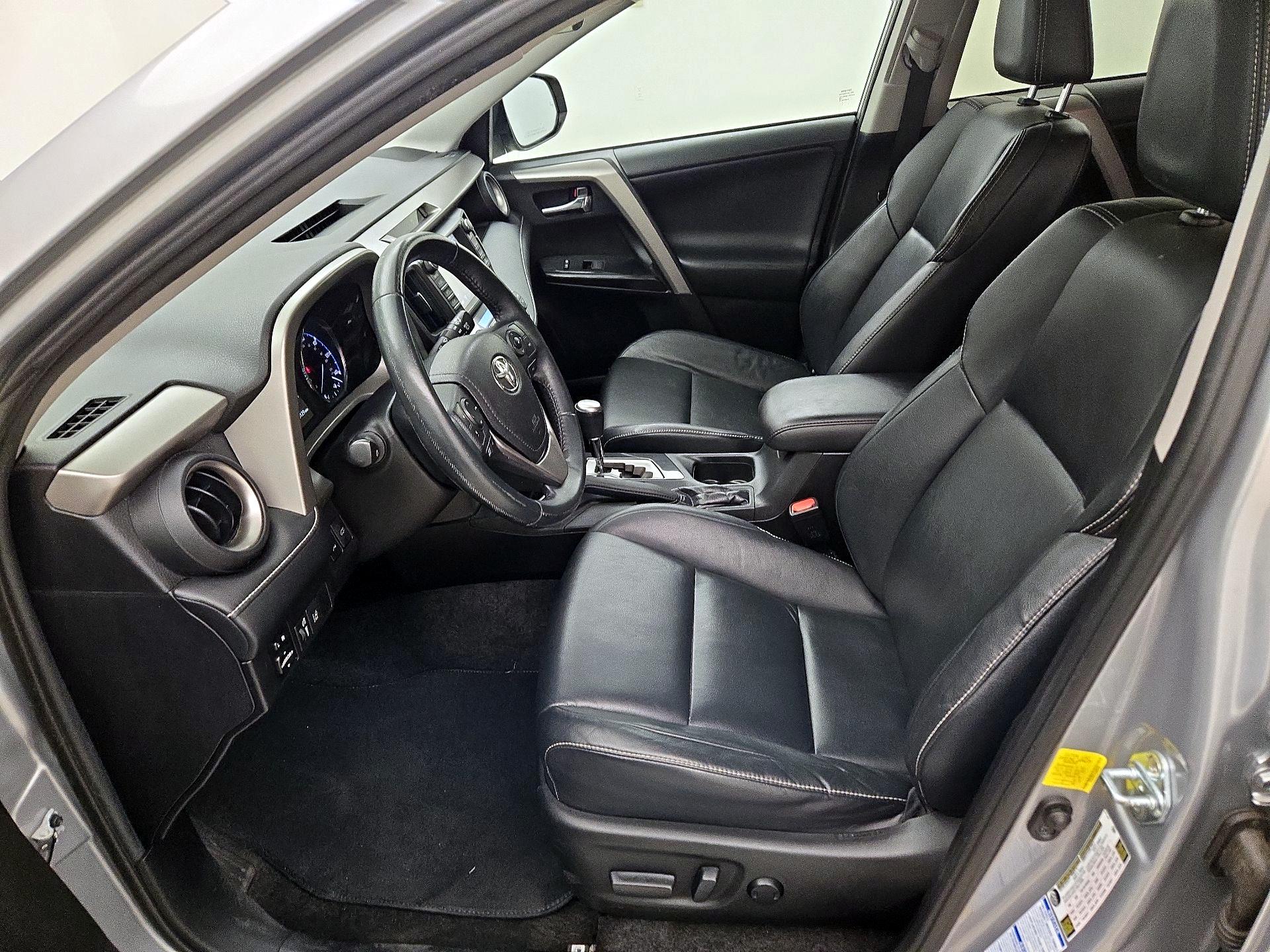 Thumbnail: 2016 Toyota RAV4 - 11