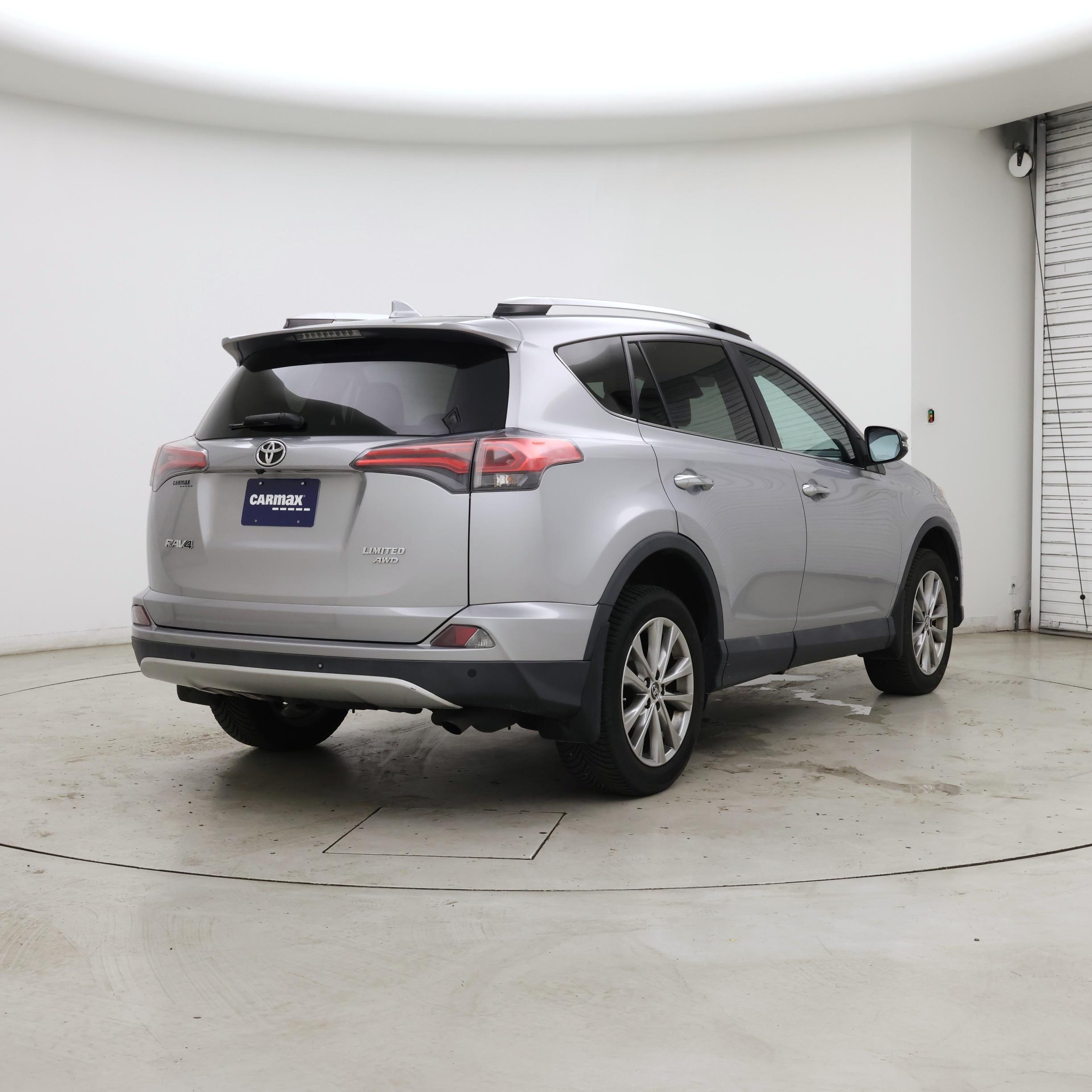 Thumbnail: 2016 Toyota RAV4 - 8