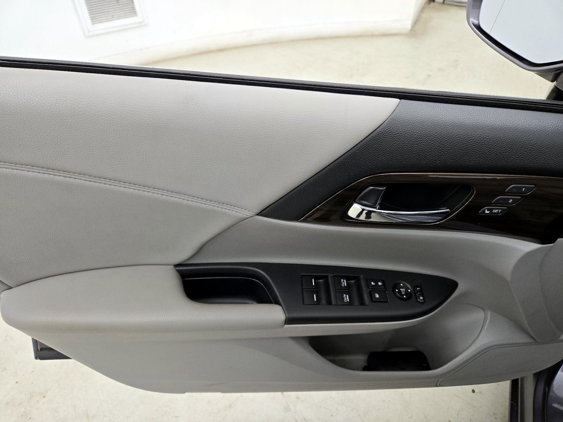 Thumbnail: 2016 Honda Accord - 12