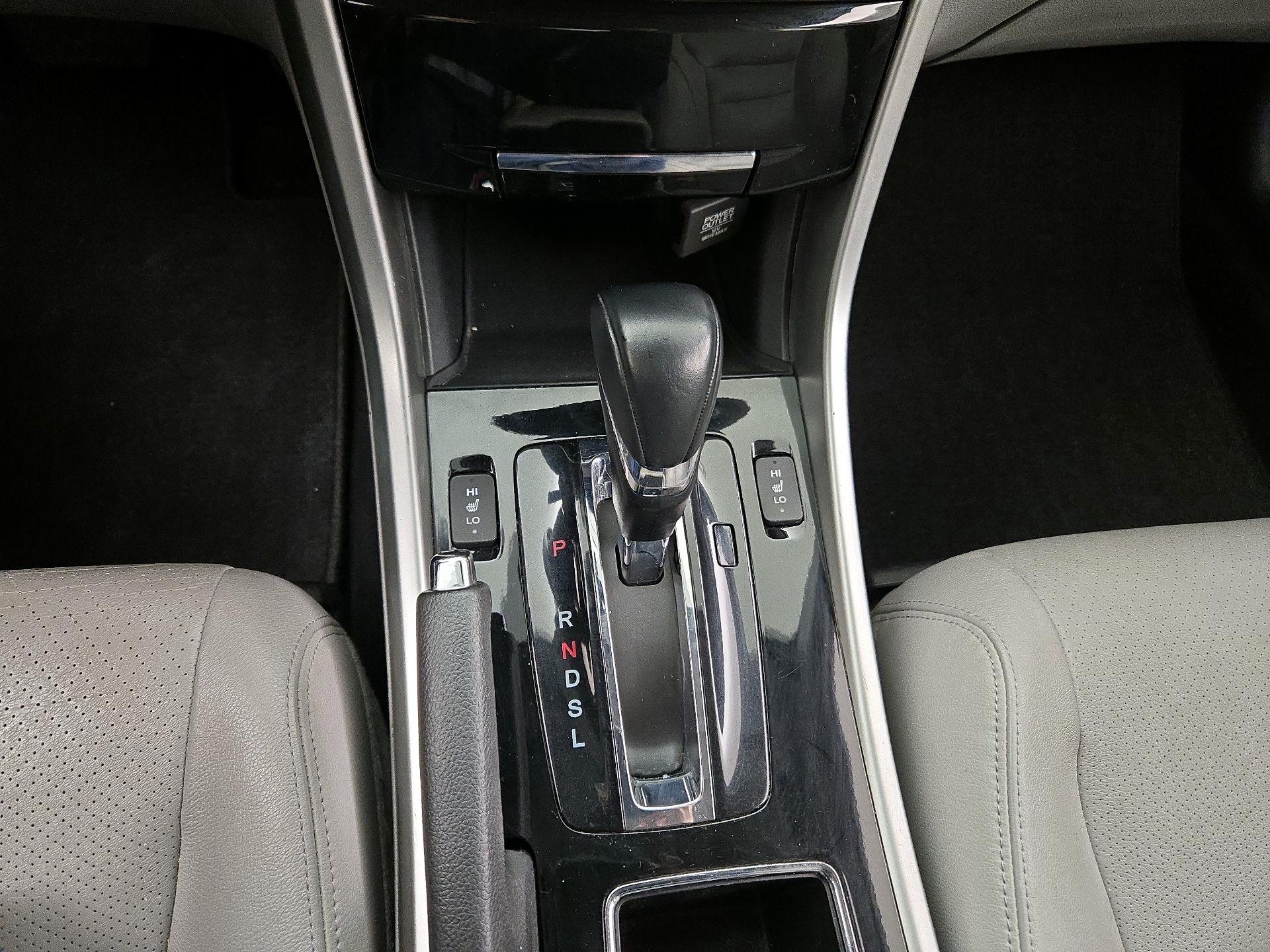 Thumbnail: 2016 Honda Accord - 16