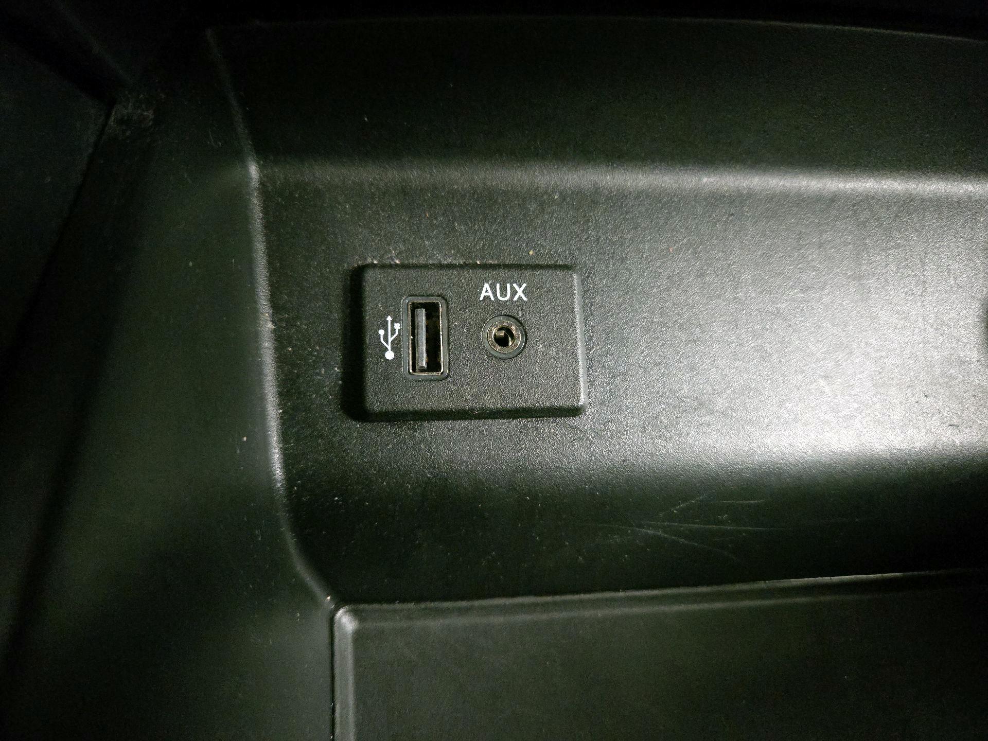 Thumbnail: 2017 Nissan Altima - 18