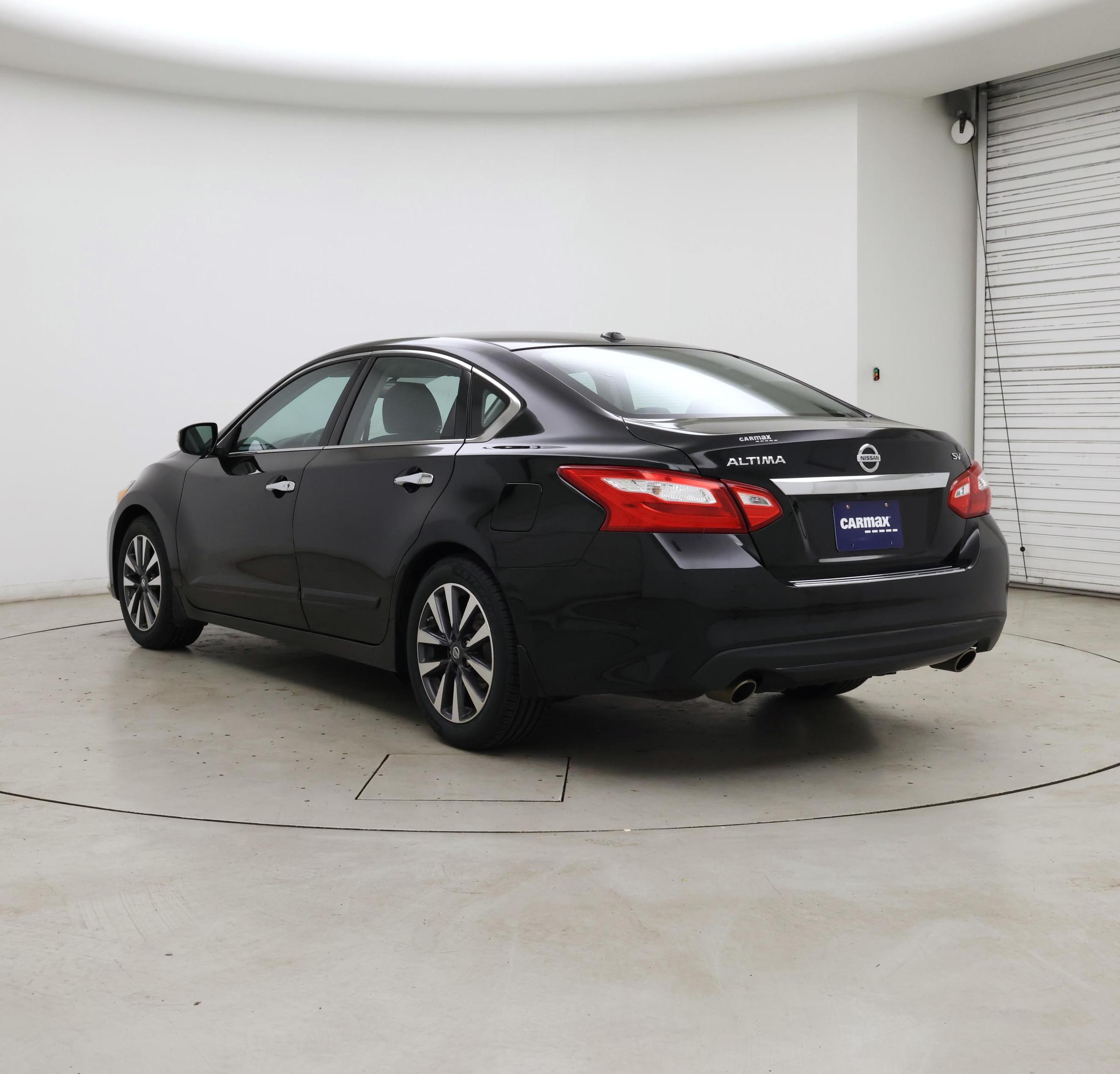 Thumbnail: 2017 Nissan Altima - 2