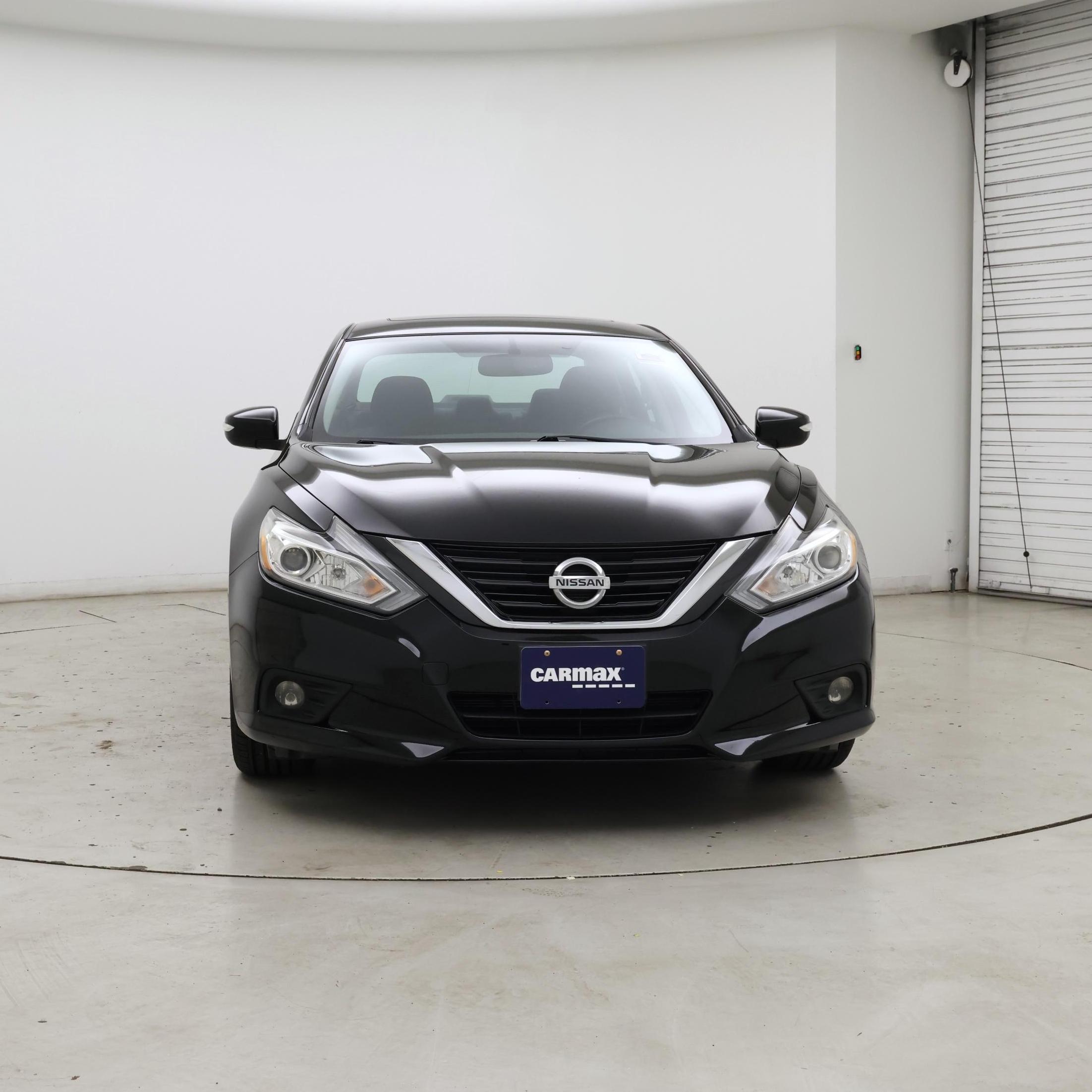 Thumbnail: 2017 Nissan Altima - 5