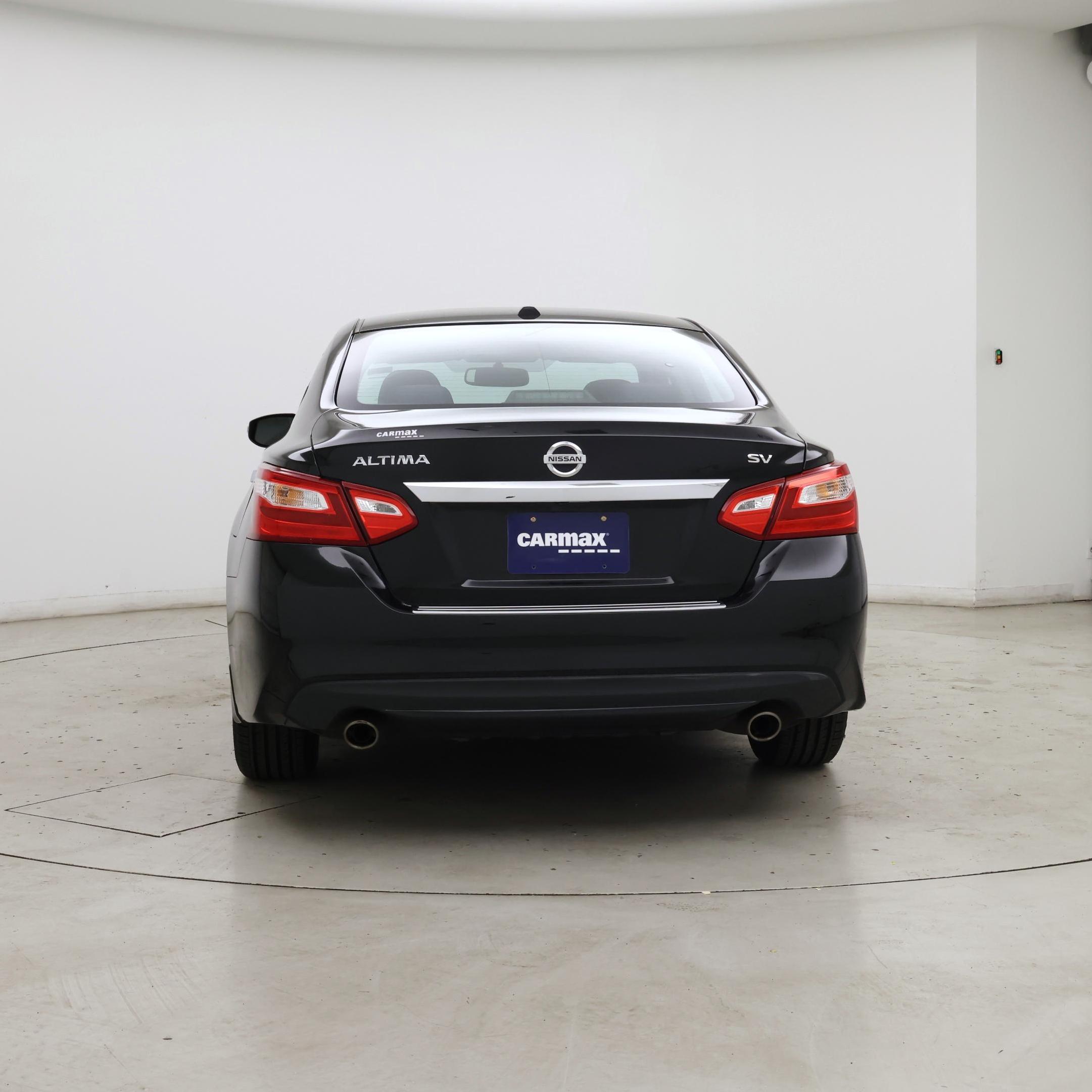 Thumbnail: 2017 Nissan Altima - 6