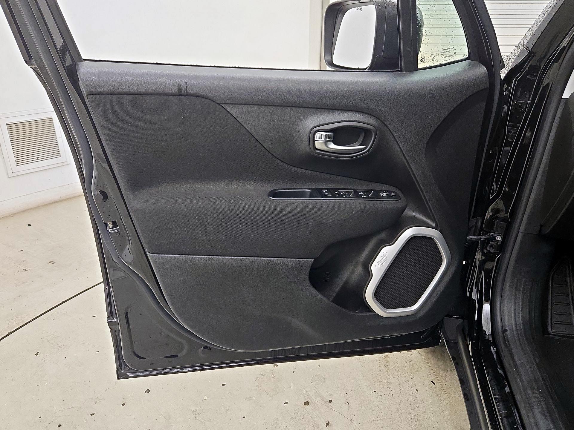 Thumbnail: 2021 Jeep Renegade - 12