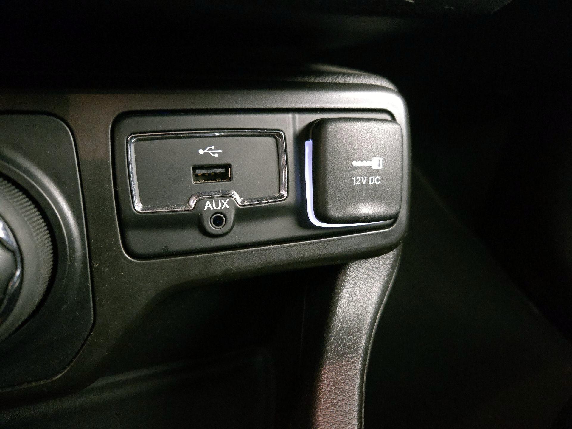 Thumbnail: 2021 Jeep Renegade - 18