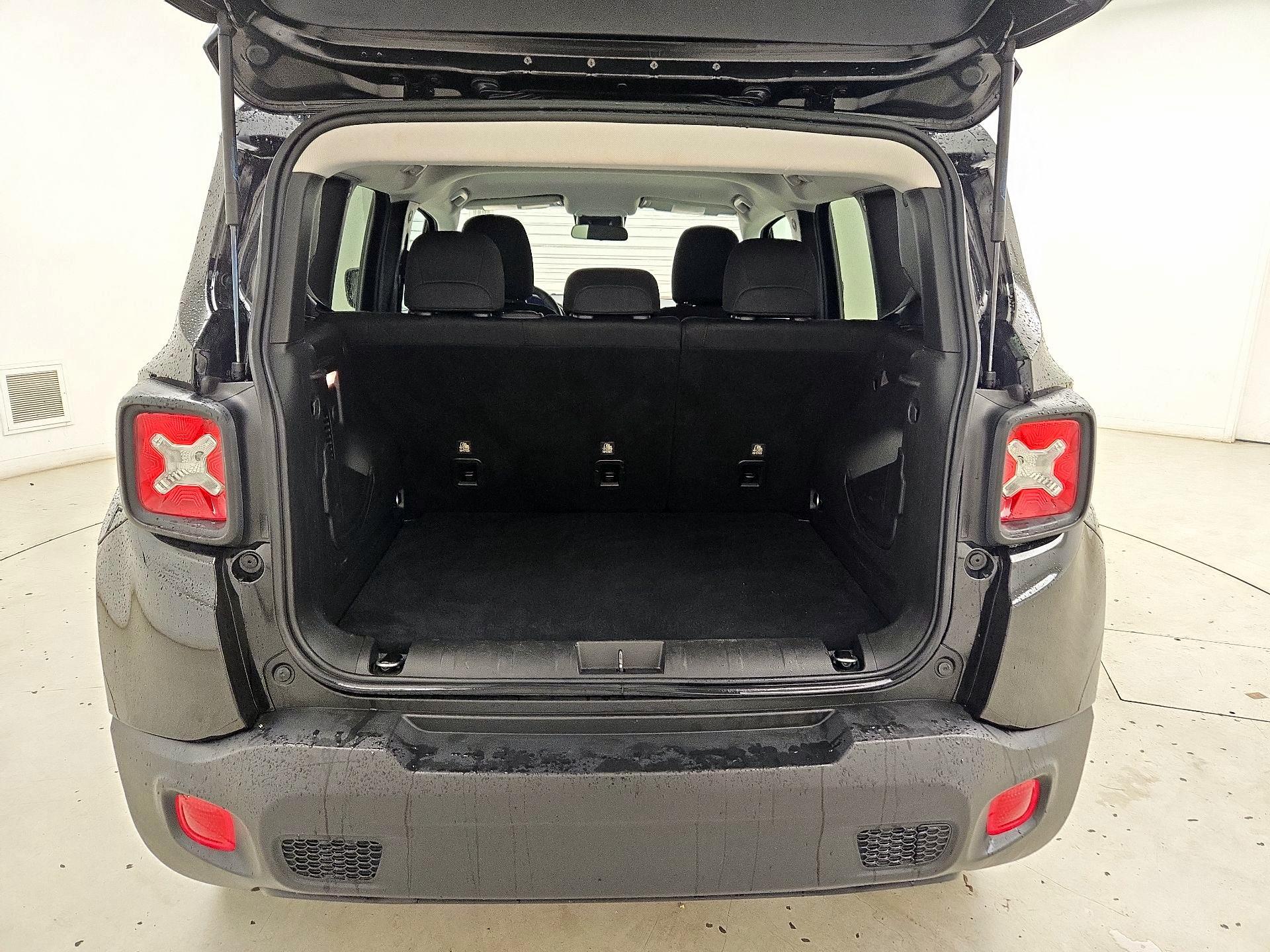 Thumbnail: 2021 Jeep Renegade - 20