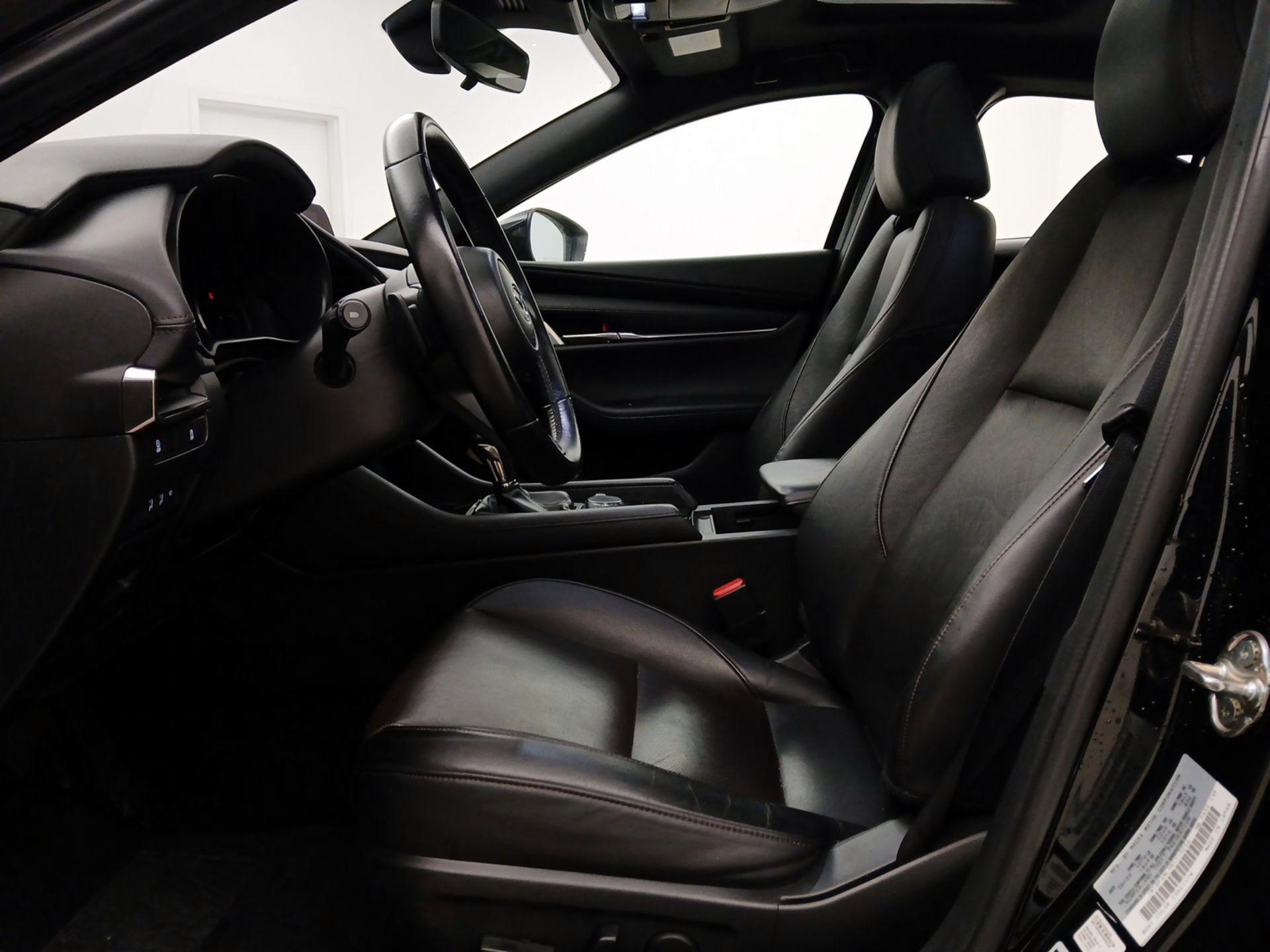 Thumbnail: 2022 Mazda Mazda3 - 11