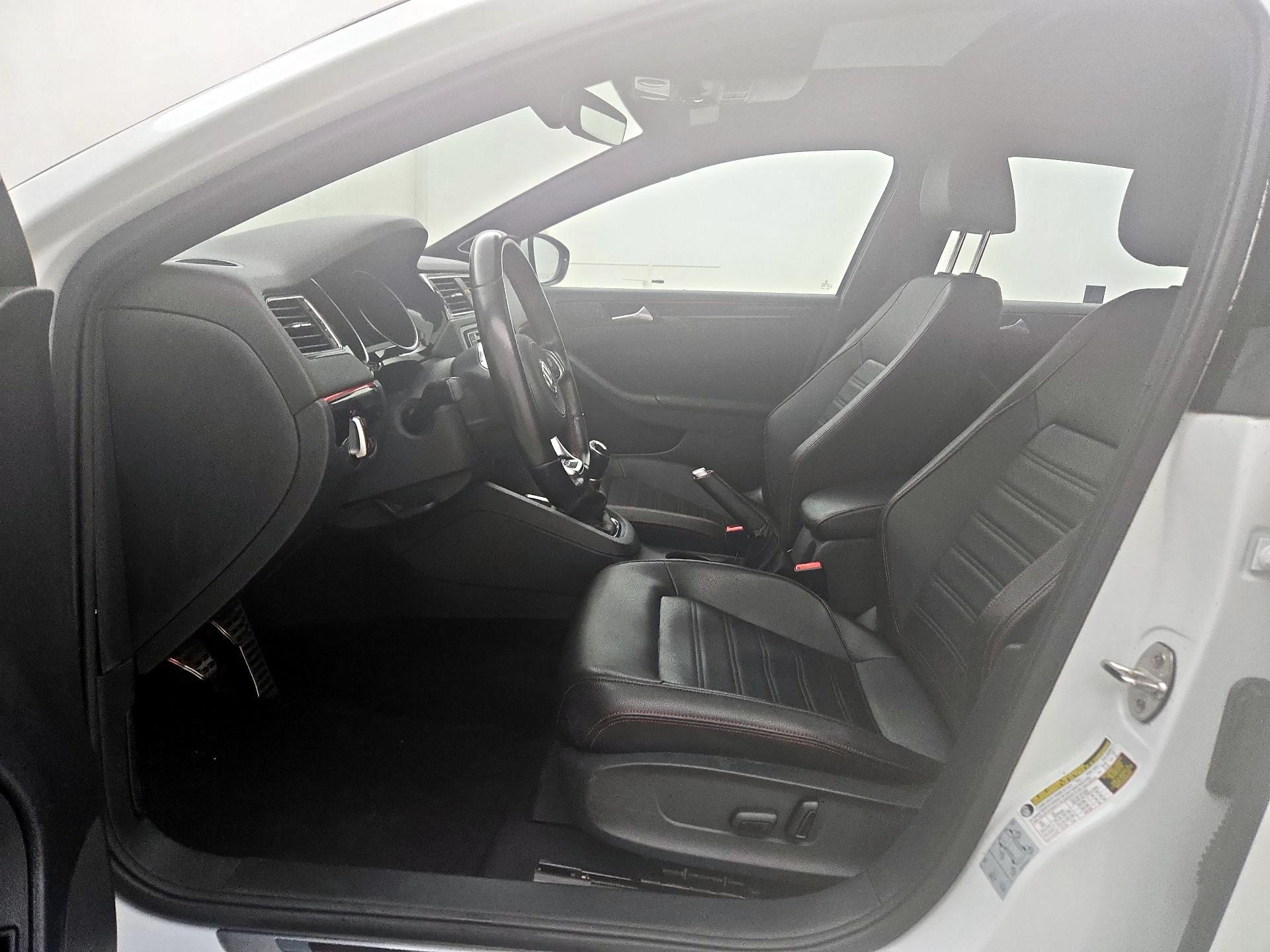 Thumbnail: 2017 Volkswagen Jetta - 11