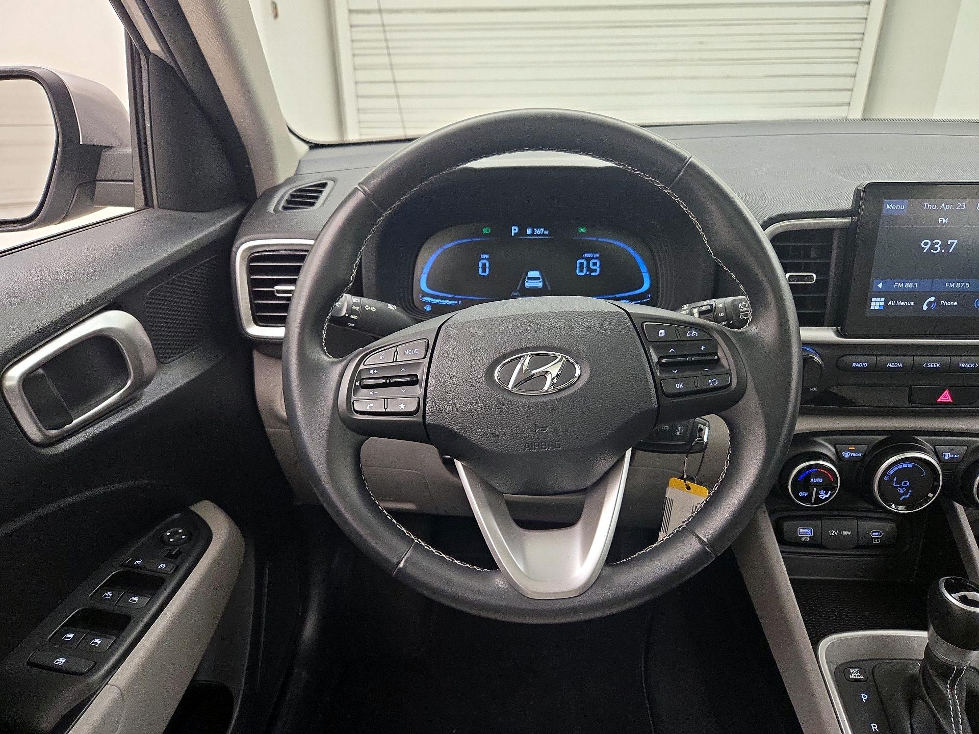 Thumbnail: 2023 Hyundai Venue - 10