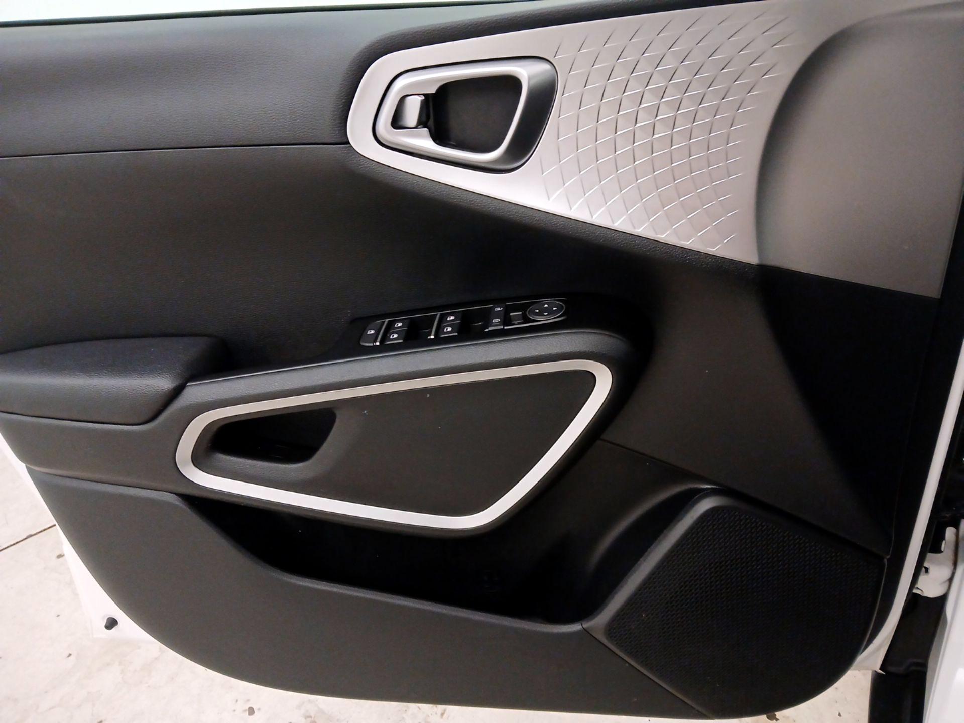 Thumbnail: 2022 Kia Soul - 12
