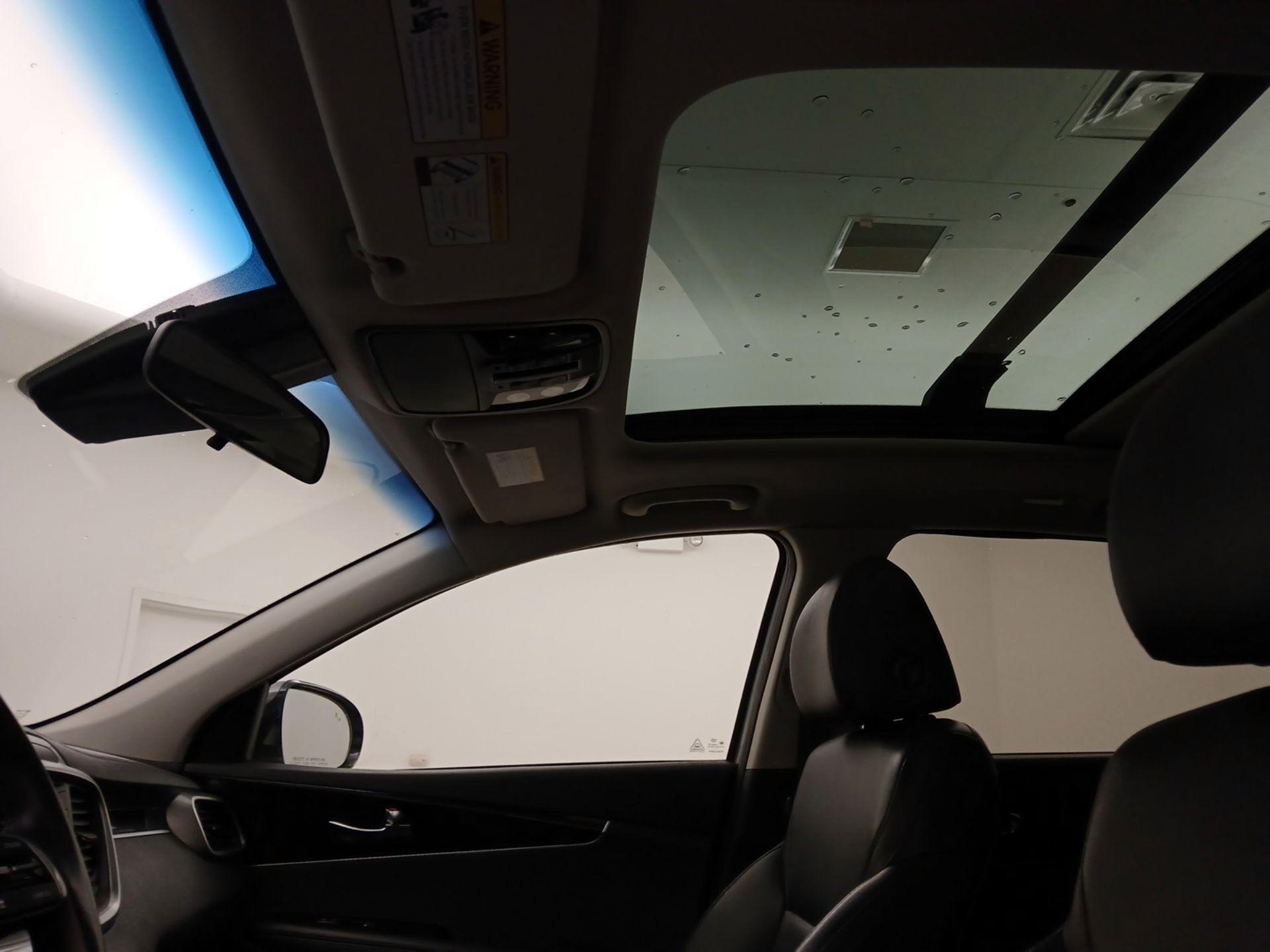 Thumbnail: 2020 Kia Sorento - 19