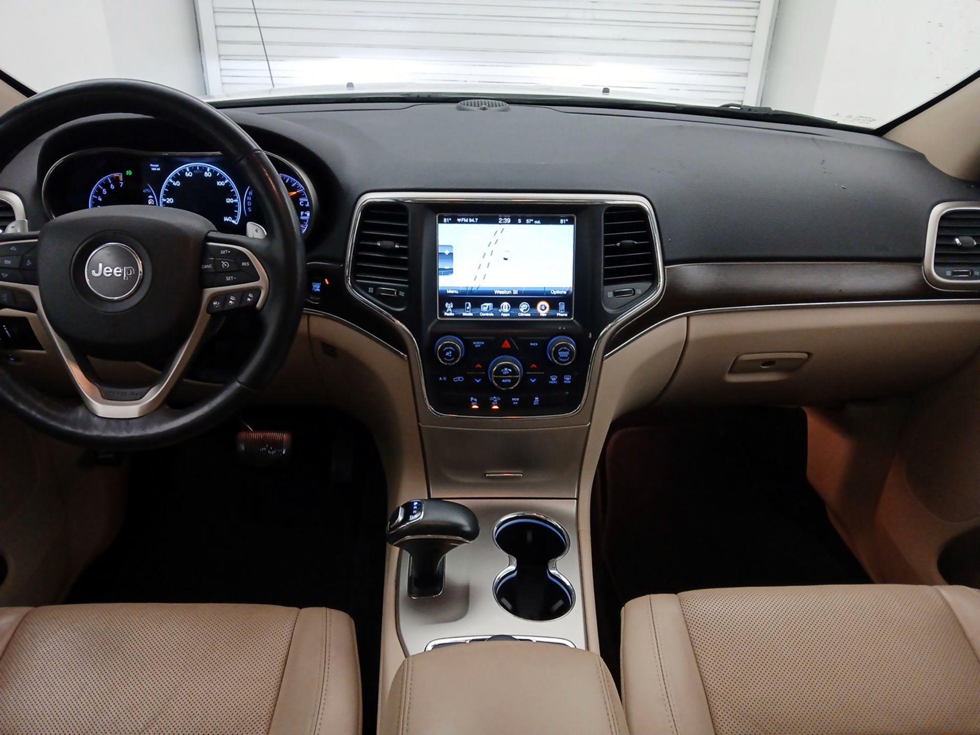 Thumbnail: 2015 Jeep Grand Cherokee - 9