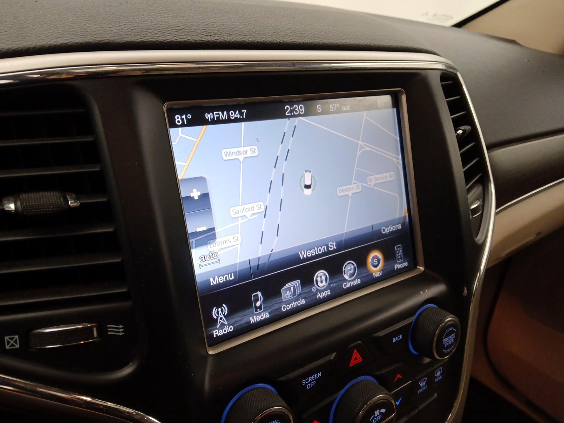 Thumbnail: 2015 Jeep Grand Cherokee - 14