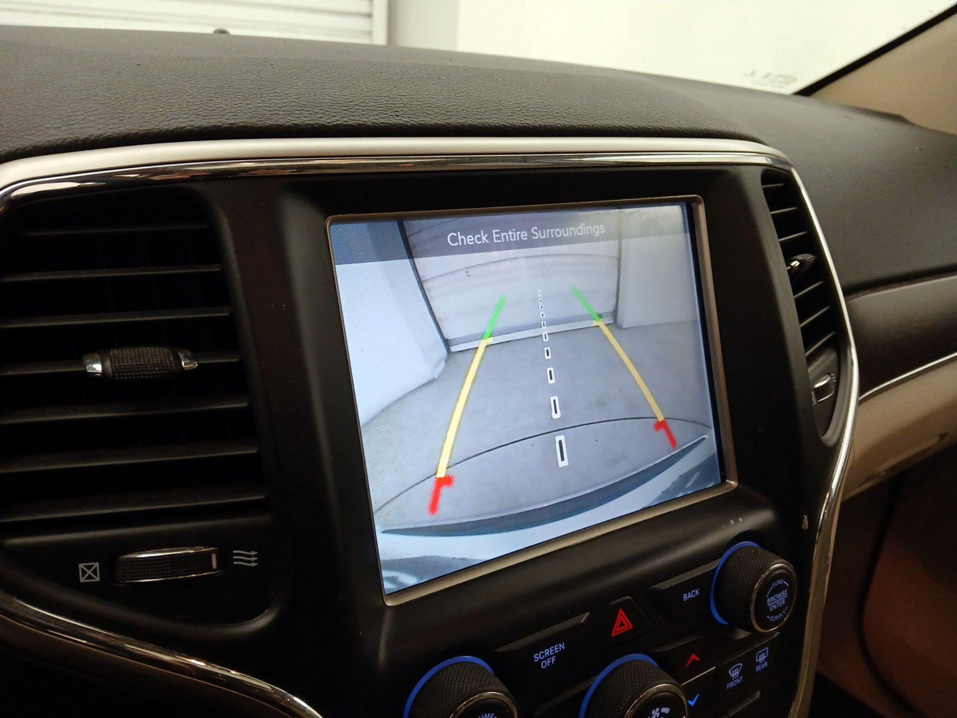 Thumbnail: 2015 Jeep Grand Cherokee - 15